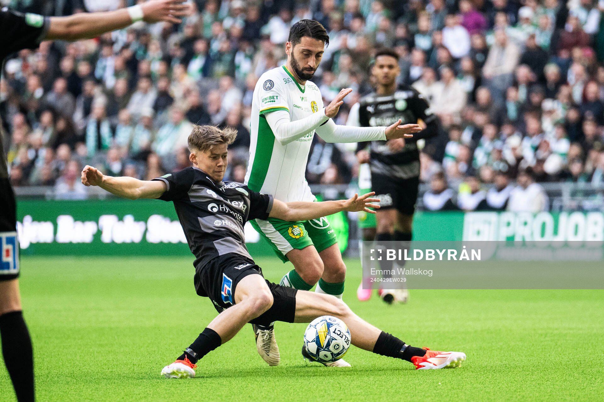 Västerås Patric Åslund och Hammarbys Nahir Besara