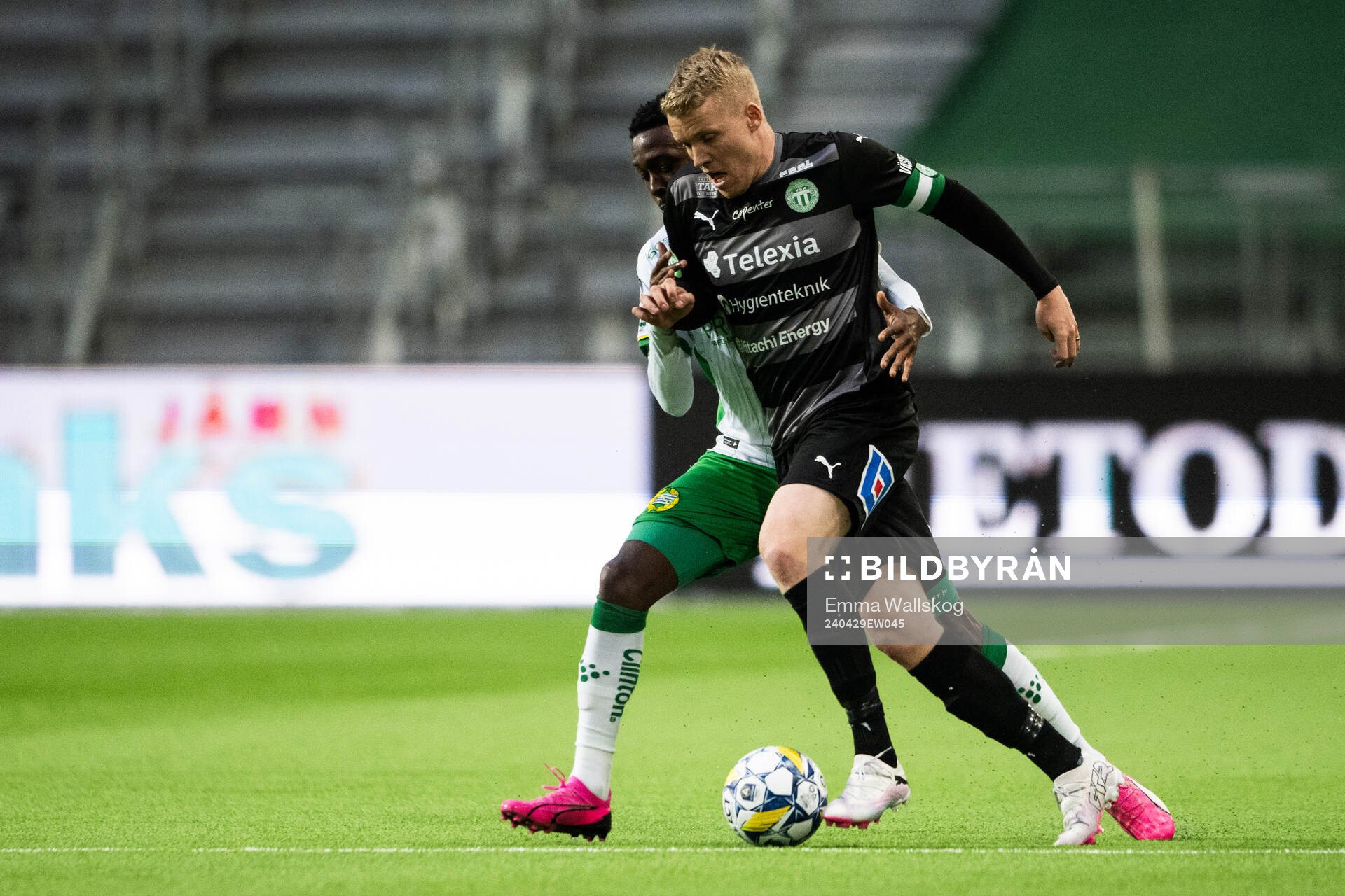 Hammarbys Shaquille Pinas och Västerås Simon Johansson