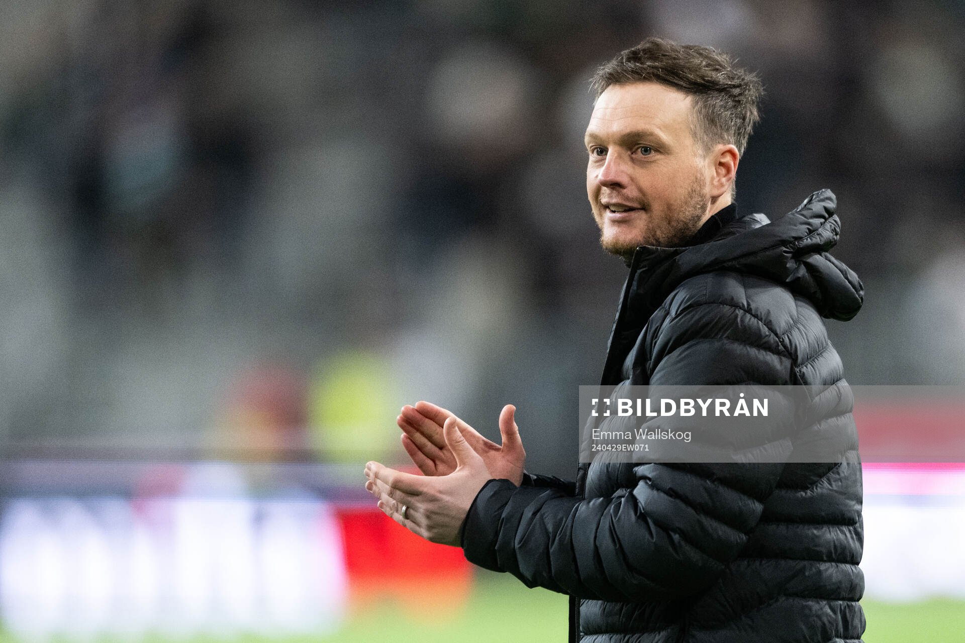 Hammarbys tränare Kim Hellberg jublar