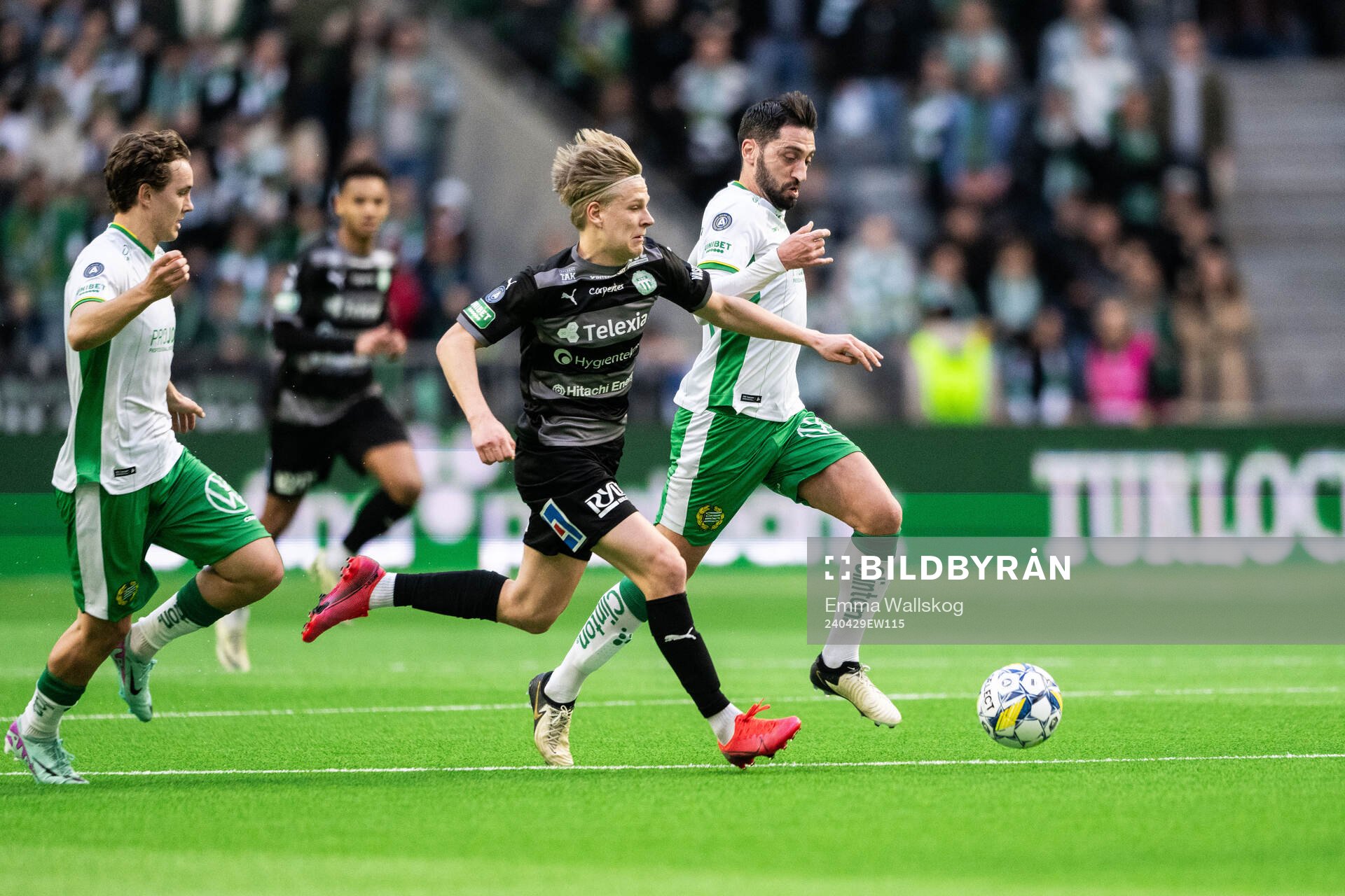 Hammarbys Hampus Skoglund och Nahir Besara mot Västerås