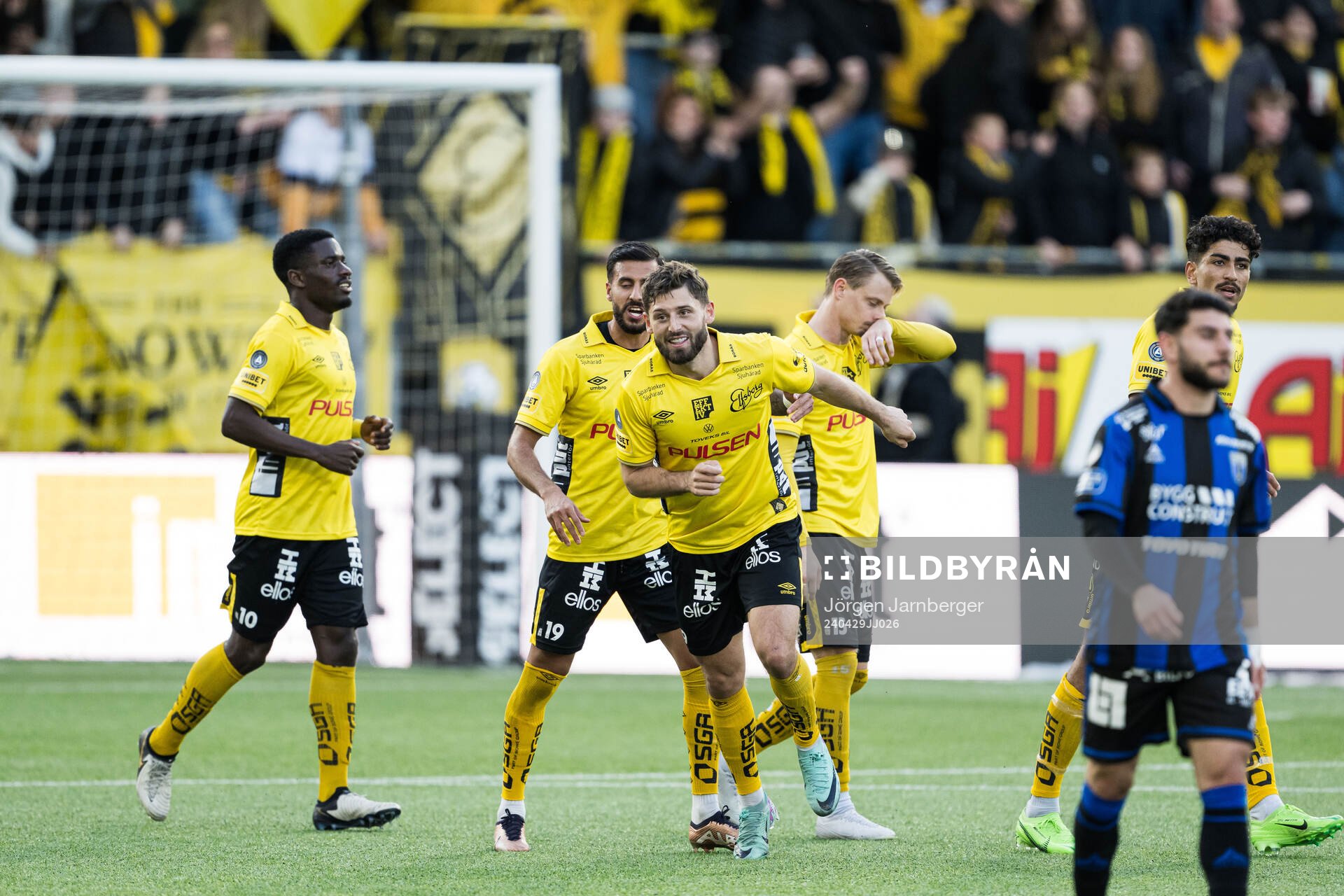 Elfsborgs Arber Zeneli jublar
