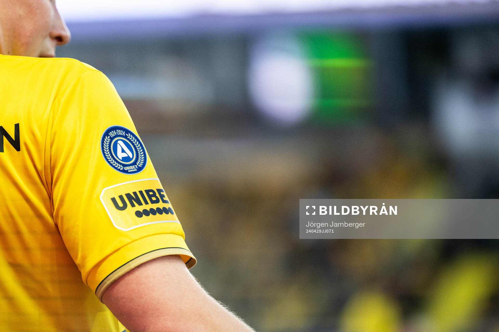 Allsvenskans och Unibets loggor på matchtröja