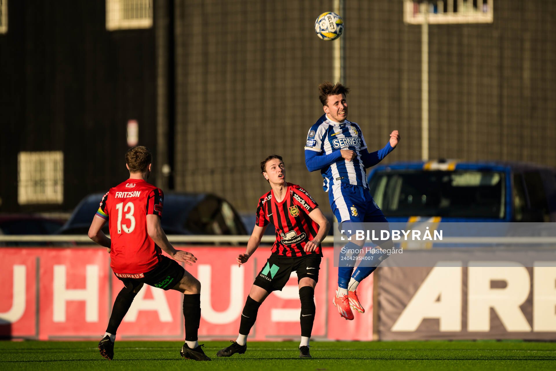 IFK Göteborgs Anders Trondsen under fotbollsmatchen i Allsvenskan mellan Brommapojkarna och IFK Göteborg den 29 april 2024 i Stockholm.