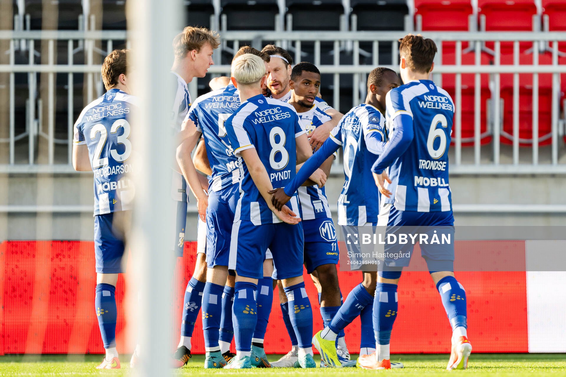 IFK Göteborgs Paulos Abraham och Thomas Santos jublar