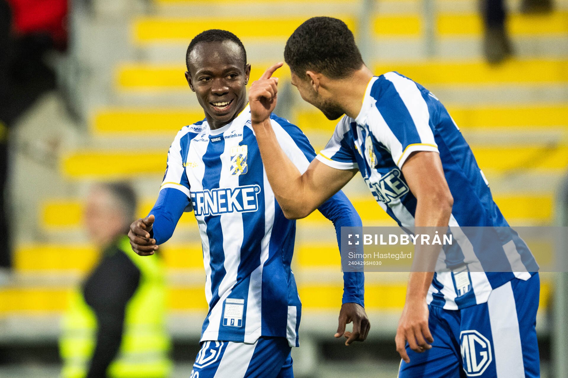 IFK Göteborgs Malick Junior Yalcouye och Thomas Santos