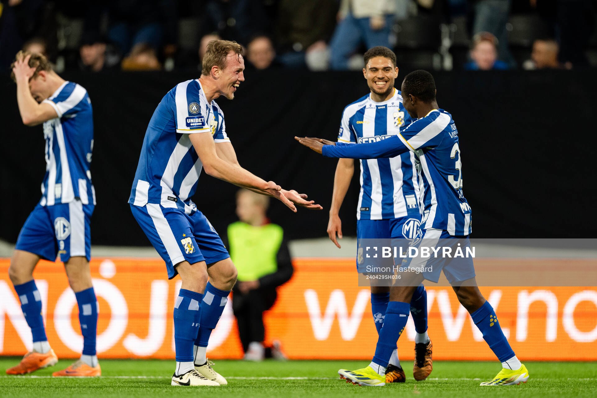 IFK Göteborgs Adam Carlén , Malick Junior Yalcouye och