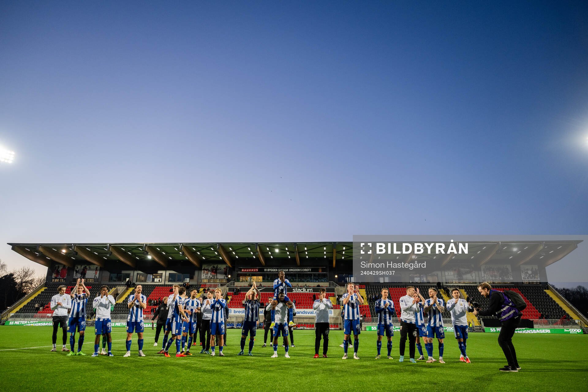 IFK Göteborgs spelare jublar
