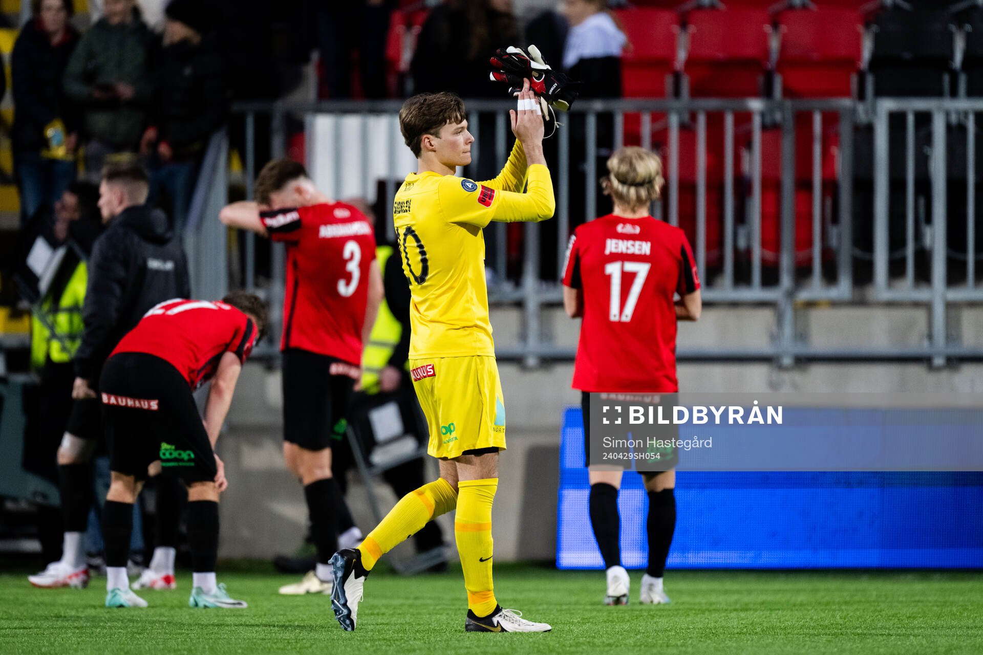 Brommapojkarnas målvakt Filip Sidklev