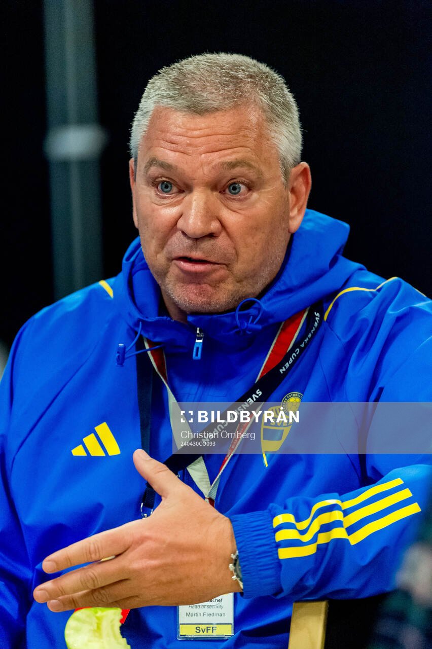 Martin Fredman, säkerhetschef, Svenska fotbollsförbundet efter under en presskonferens med Malmö FF inför cupfinalen den 30 april 2024 i Malmö.