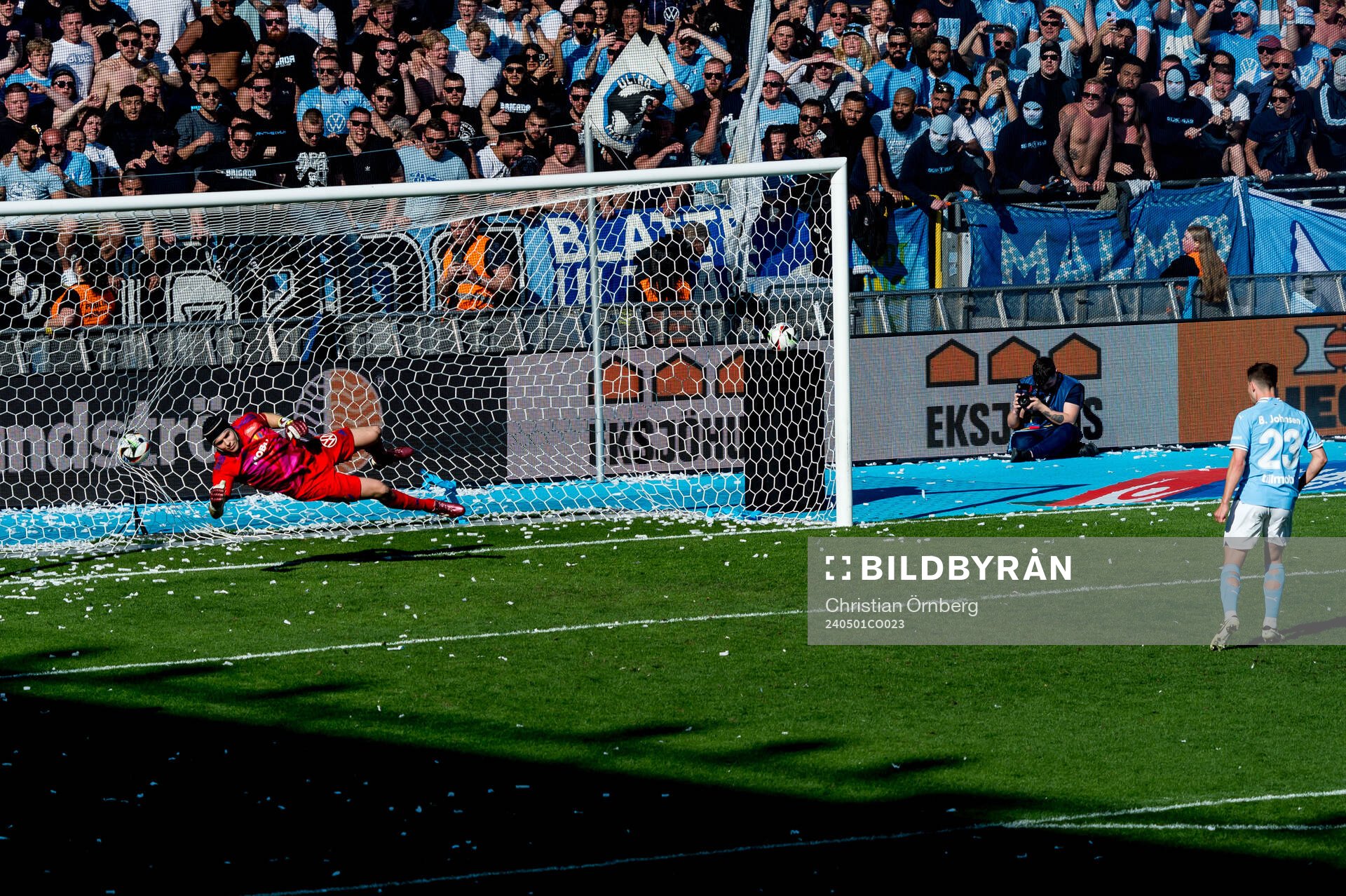 Malmö FFs Lasse Berg Johnsen sätter avgörande straffen