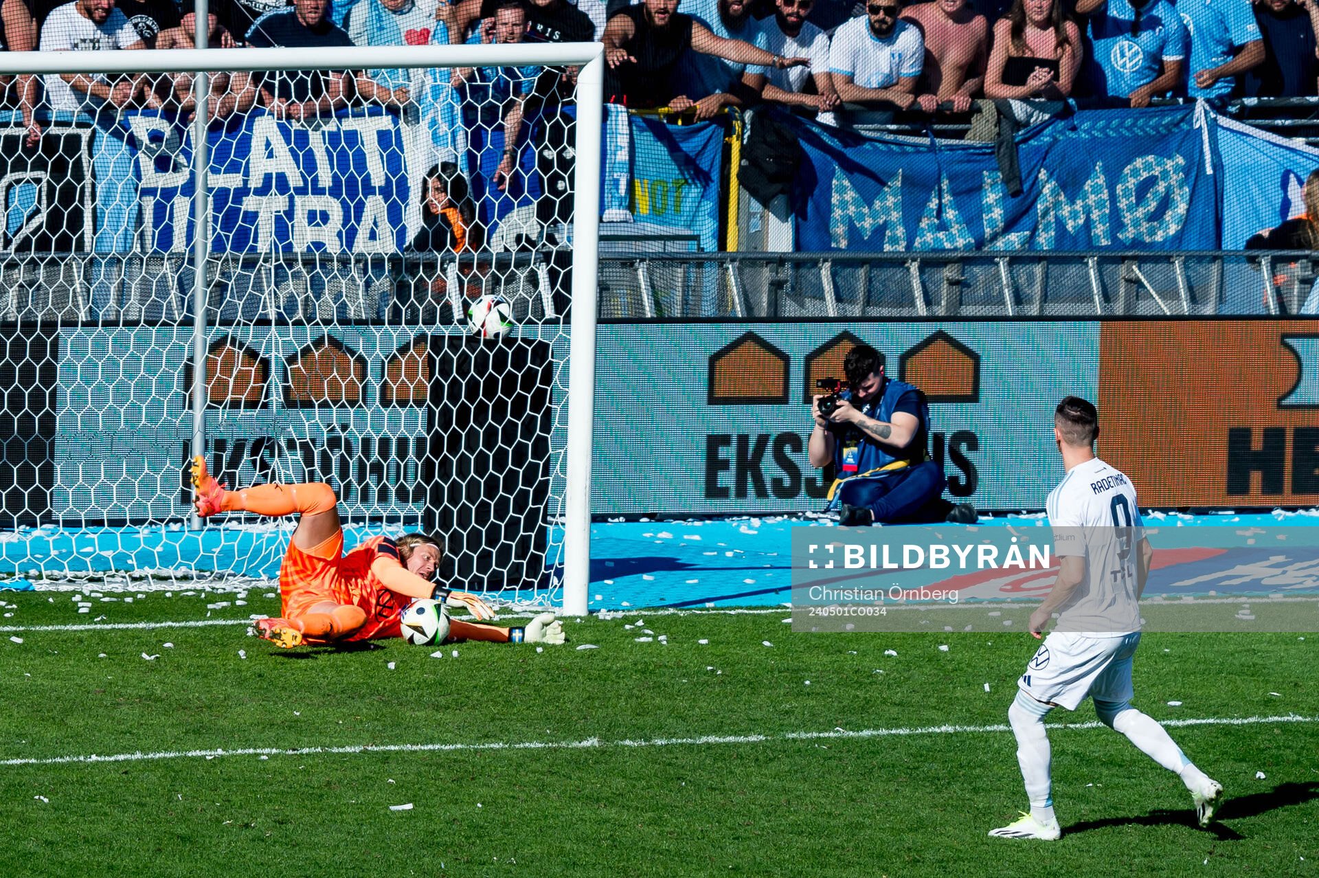 Malmö FFs målvakt Johan Dahlin och Djurgårdens Haris