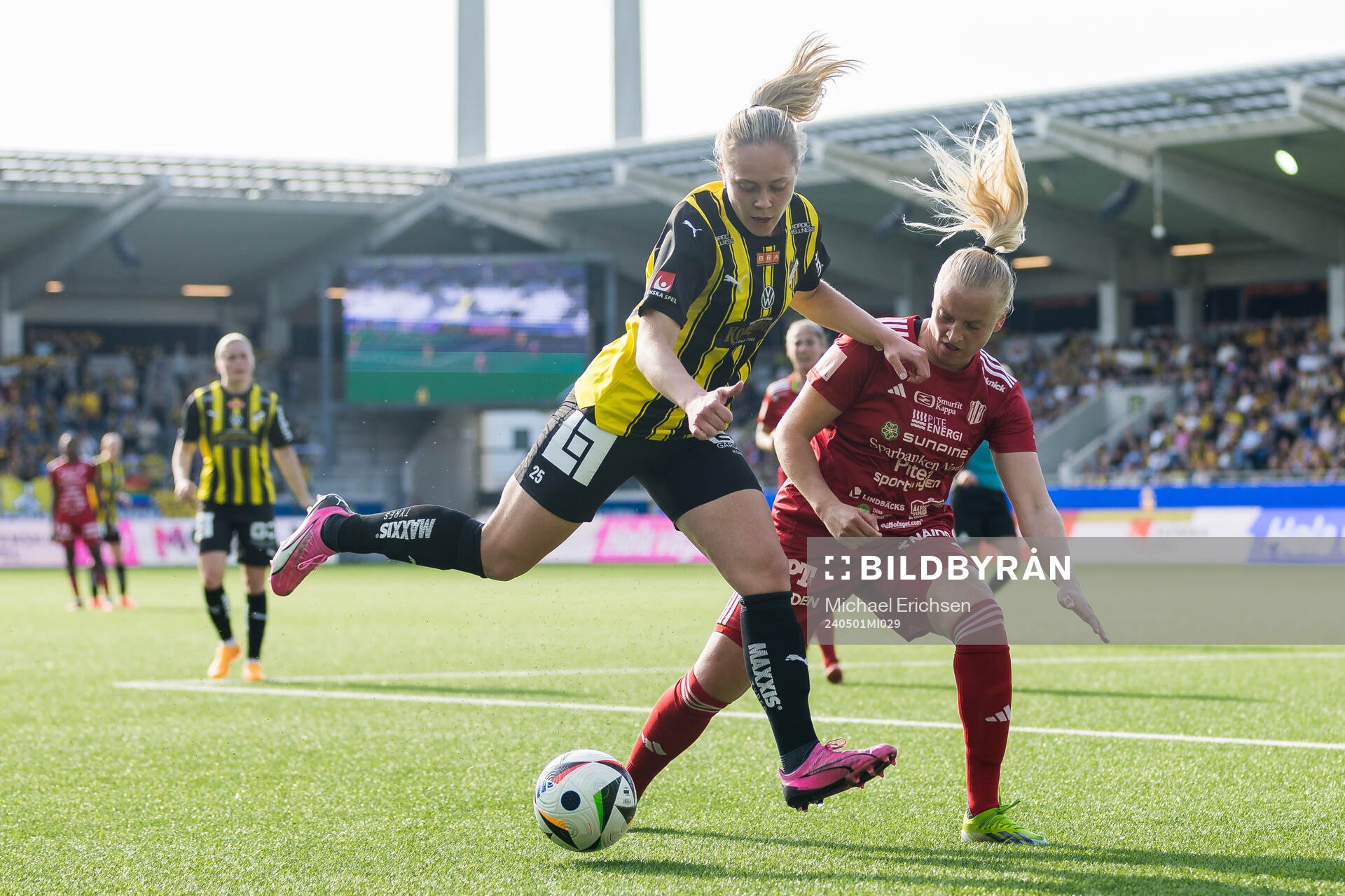 Häckens Alice Bergström och Piteås Wilma Carlsson