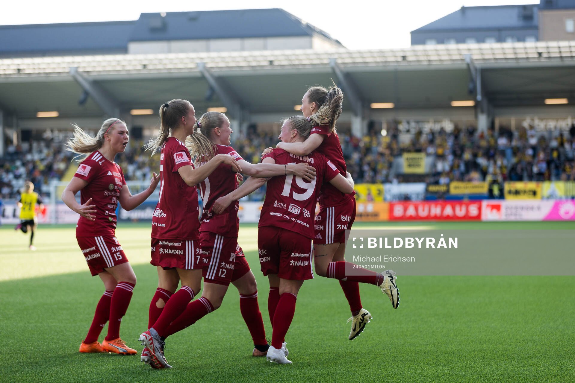Piteås spelare jublar