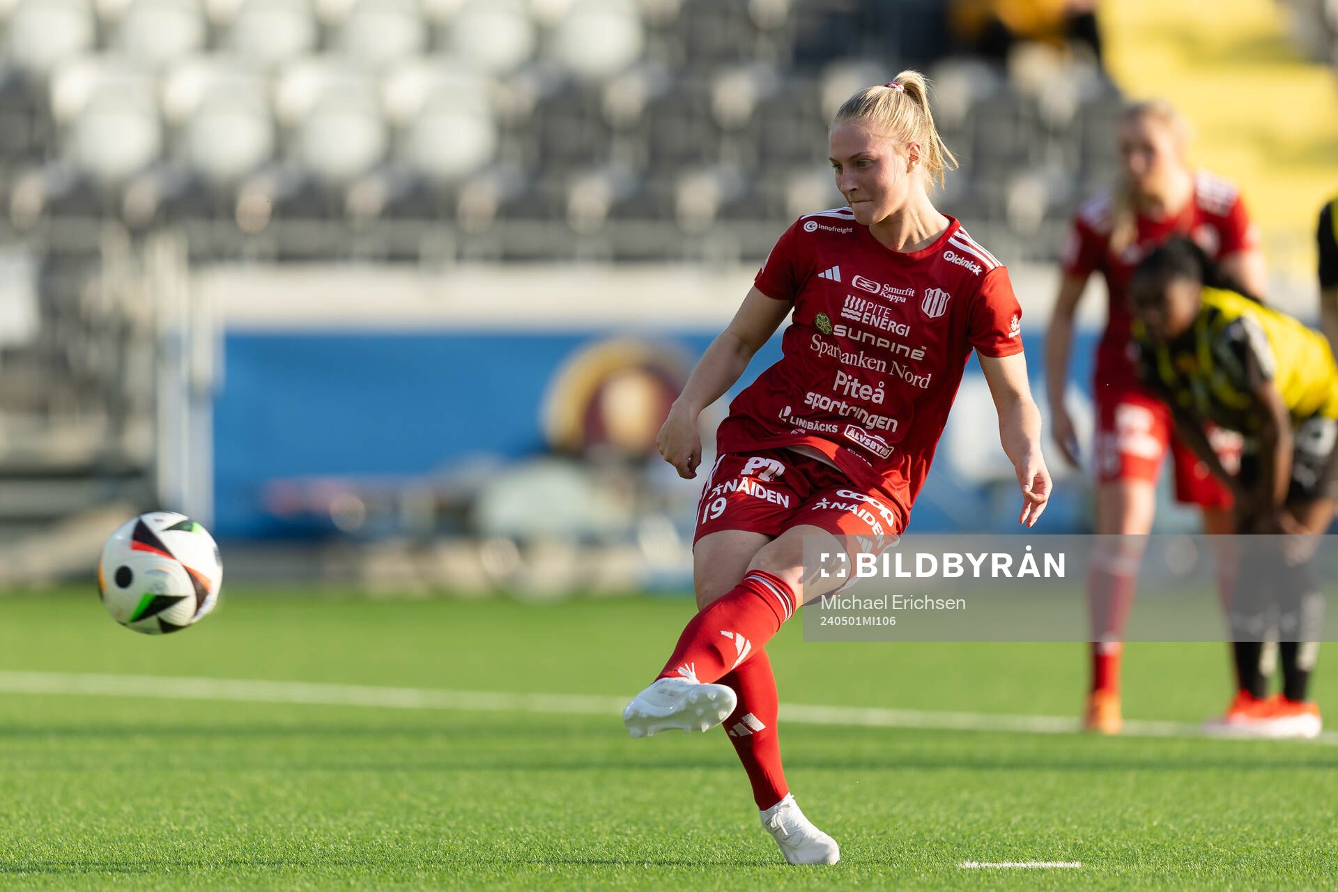 Piteås Emma Viklund skjuter det avgörande 0-1 målet på