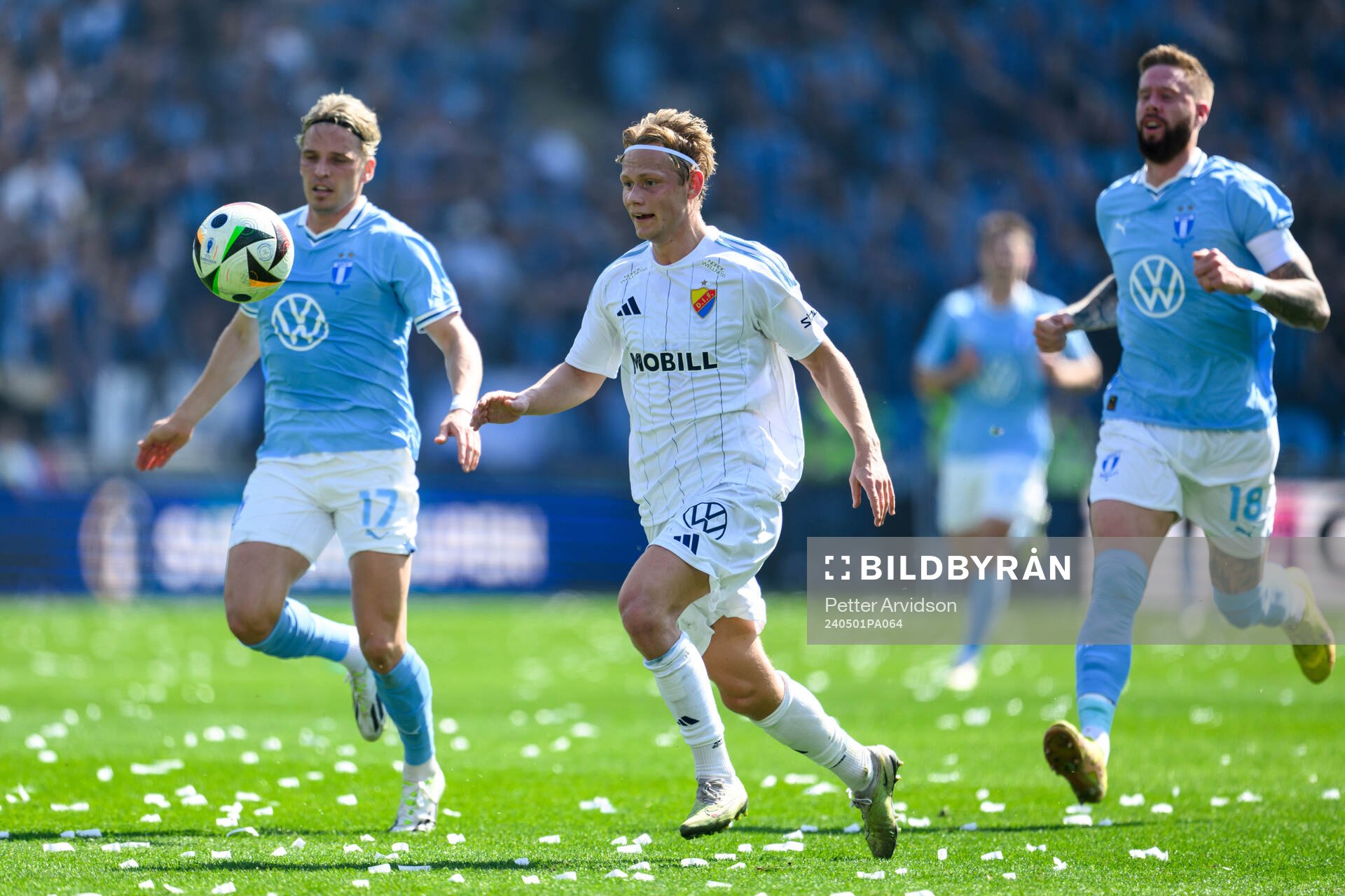 Malmö FFs Jens Stryger Larsen och Djurgårdens Tobias