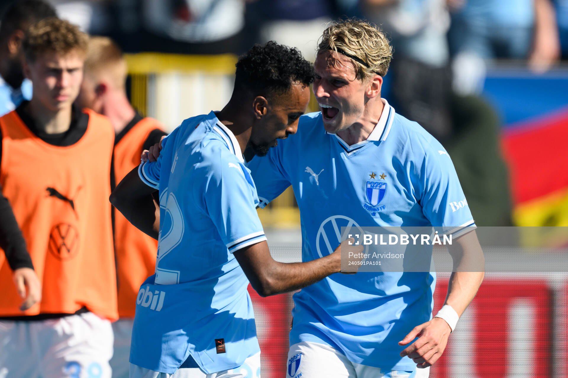 Malmö FFs Taha Abdi Ali och Jens Stryger Larsen jublar