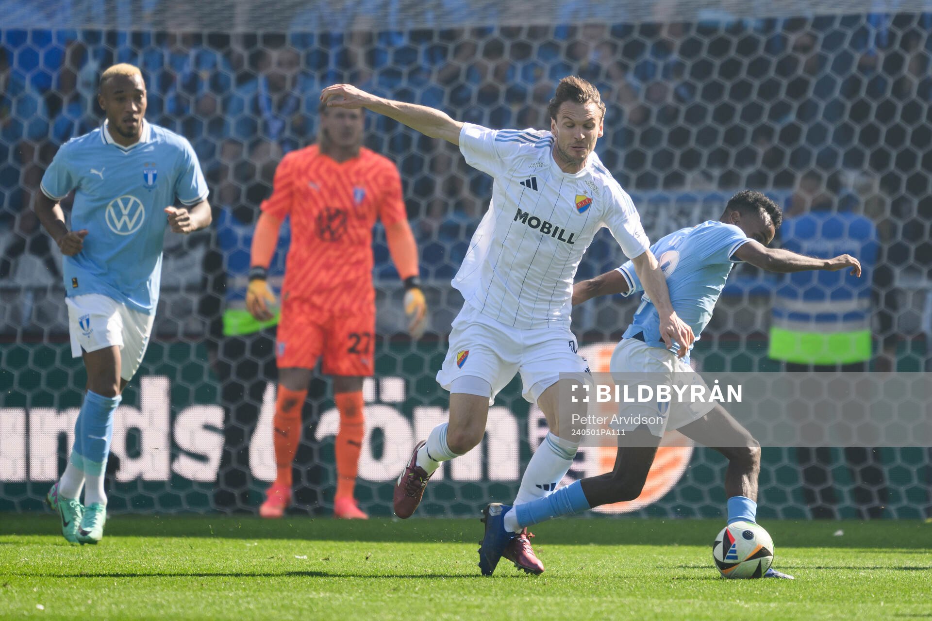 Djurgårdens Albin Ekdal och Malmö FFs Taha Abdi Ali