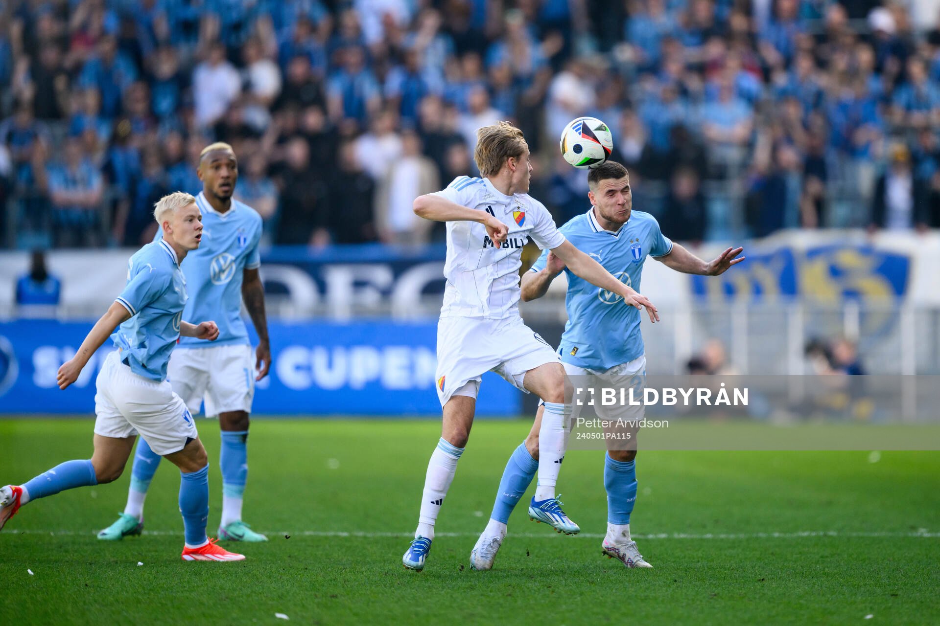 Malmö FFs Gabriel Dal Toe Busanello och Djurgårdens Oskar