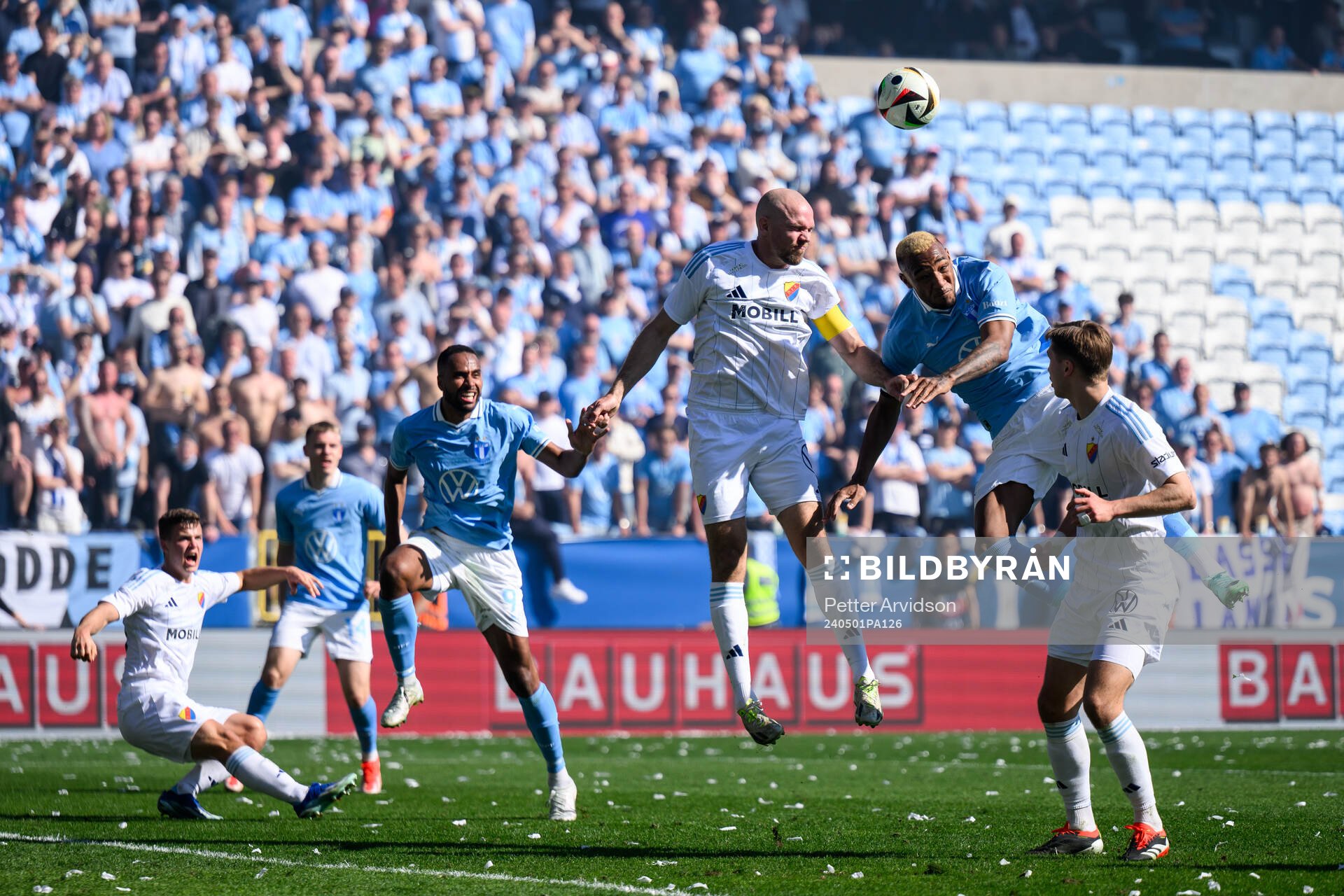 Djurgårdens Marcus Danielson och Malmö FFs Derek Cornelius