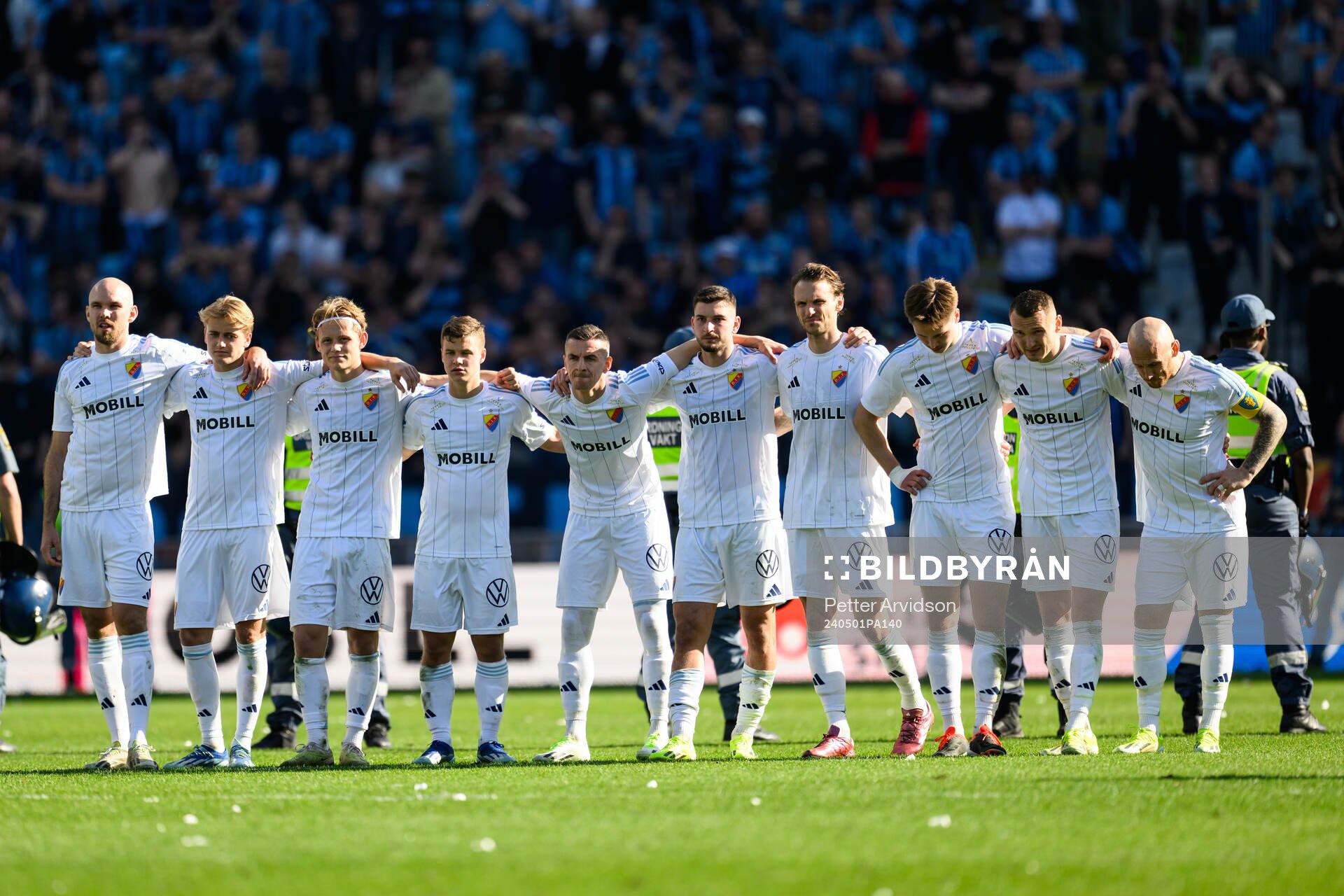 Djurgårdens spelare under straffläggningen under finalen i Svenska Cupen mellan Malmö FF och Djurgården den 1 maj 2024 i Malmö.