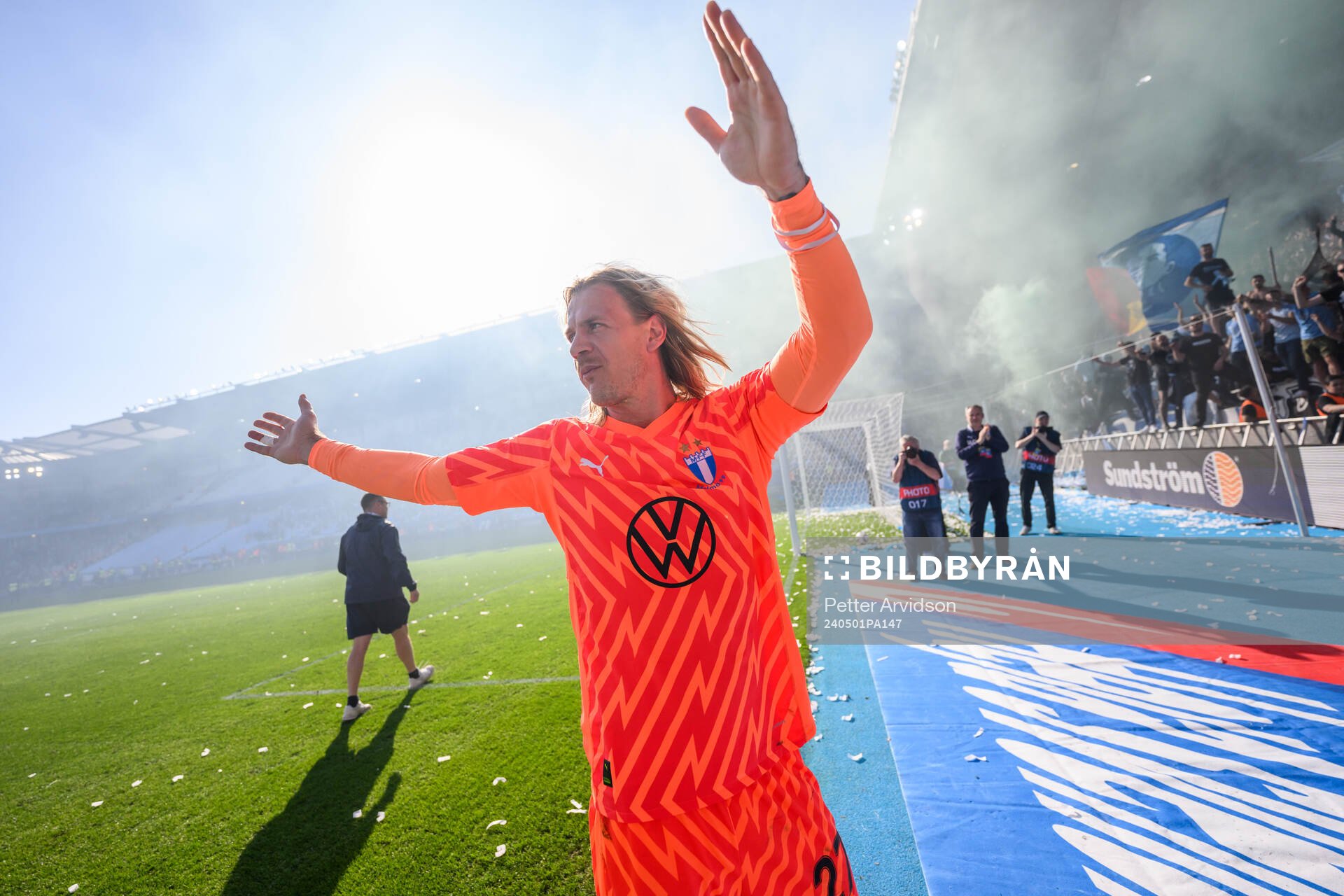 Malmö FFs målvakt Johan Dahlin jublar