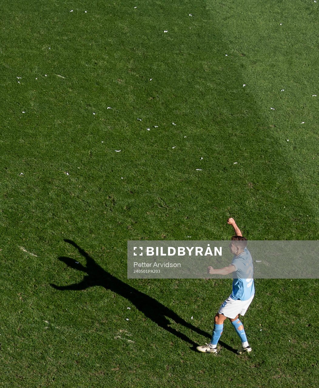 Malmö FFs Lasse Berg Johnsen jublar