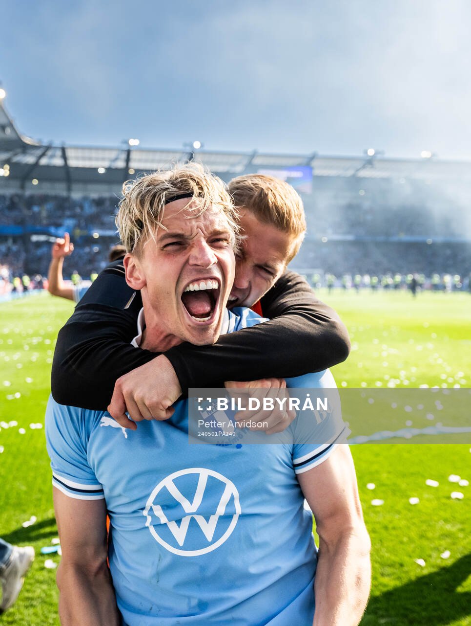 Malmö FFs Jens Stryger Larsen och Anton Tinnerholm jublar