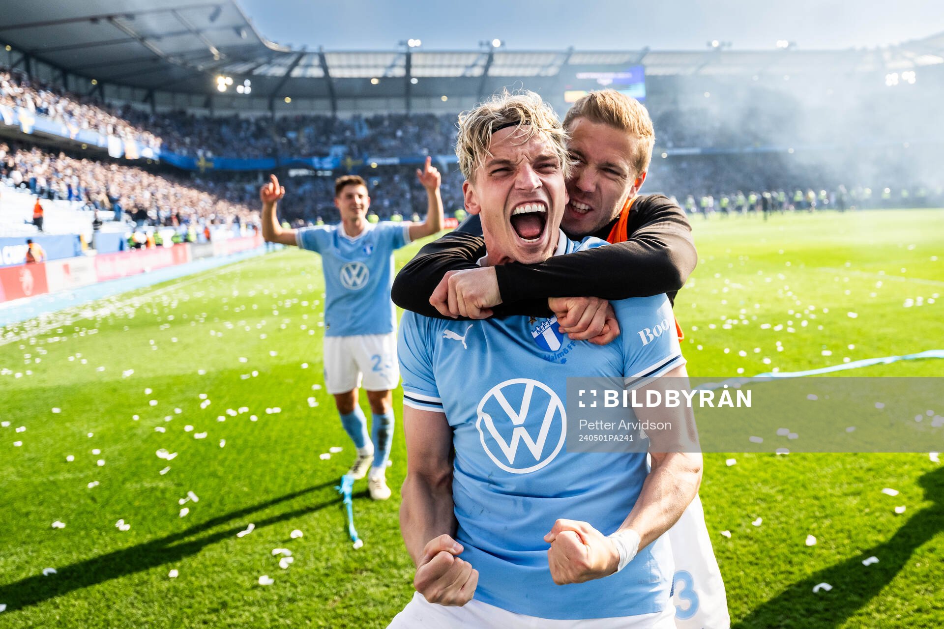 Malmö FFs Jens Stryger Larsen och Anton Tinnerholm jublar