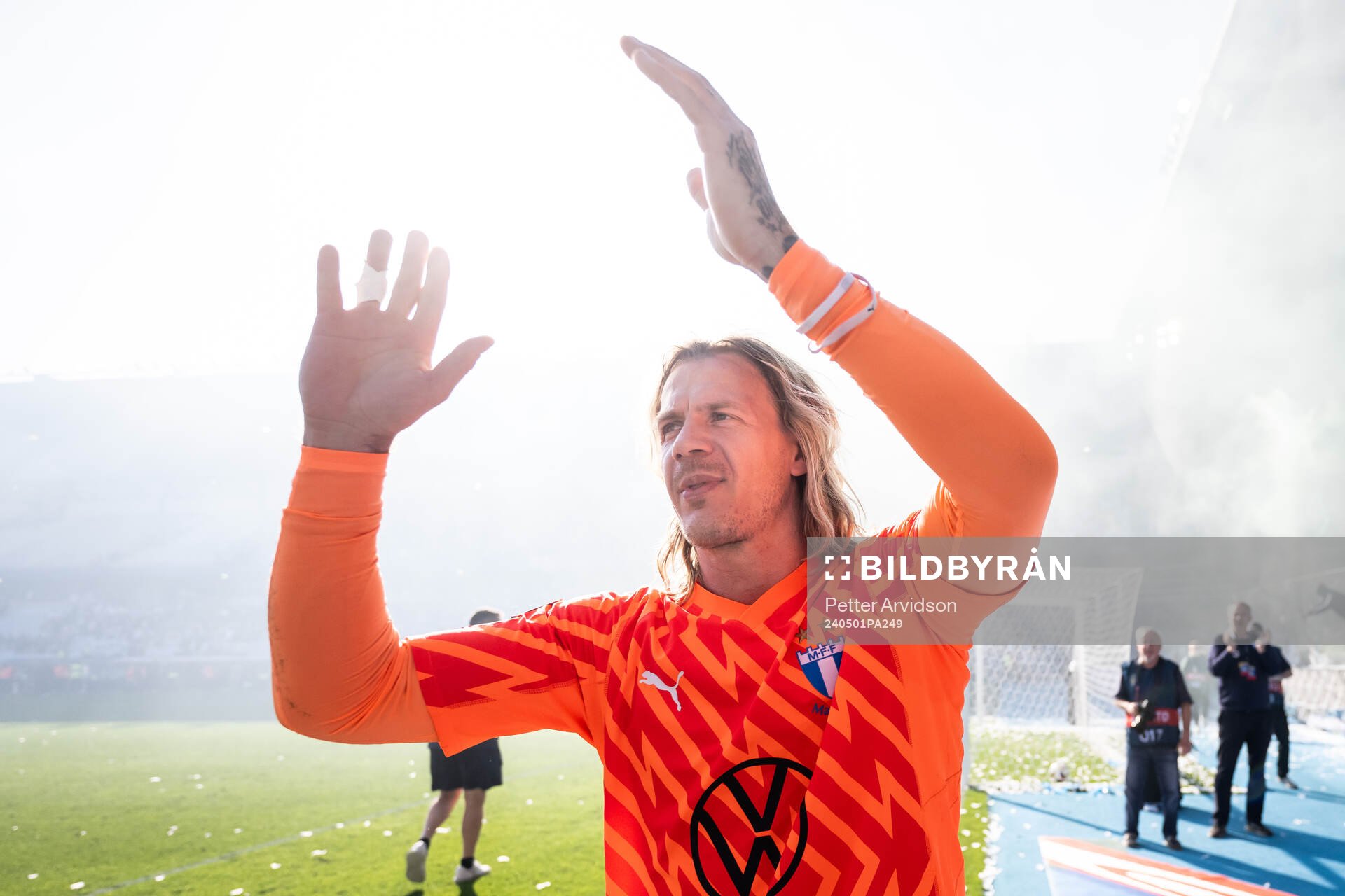 Malmö FFs målvakt Johan Dahlin jublar