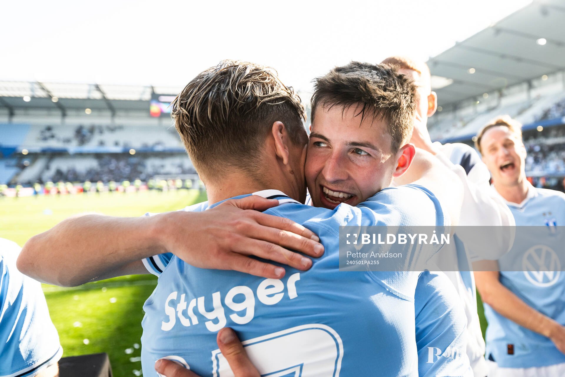 Malmö FFs Jens Stryger Larsen och Lasse Berg Johnsen jublar