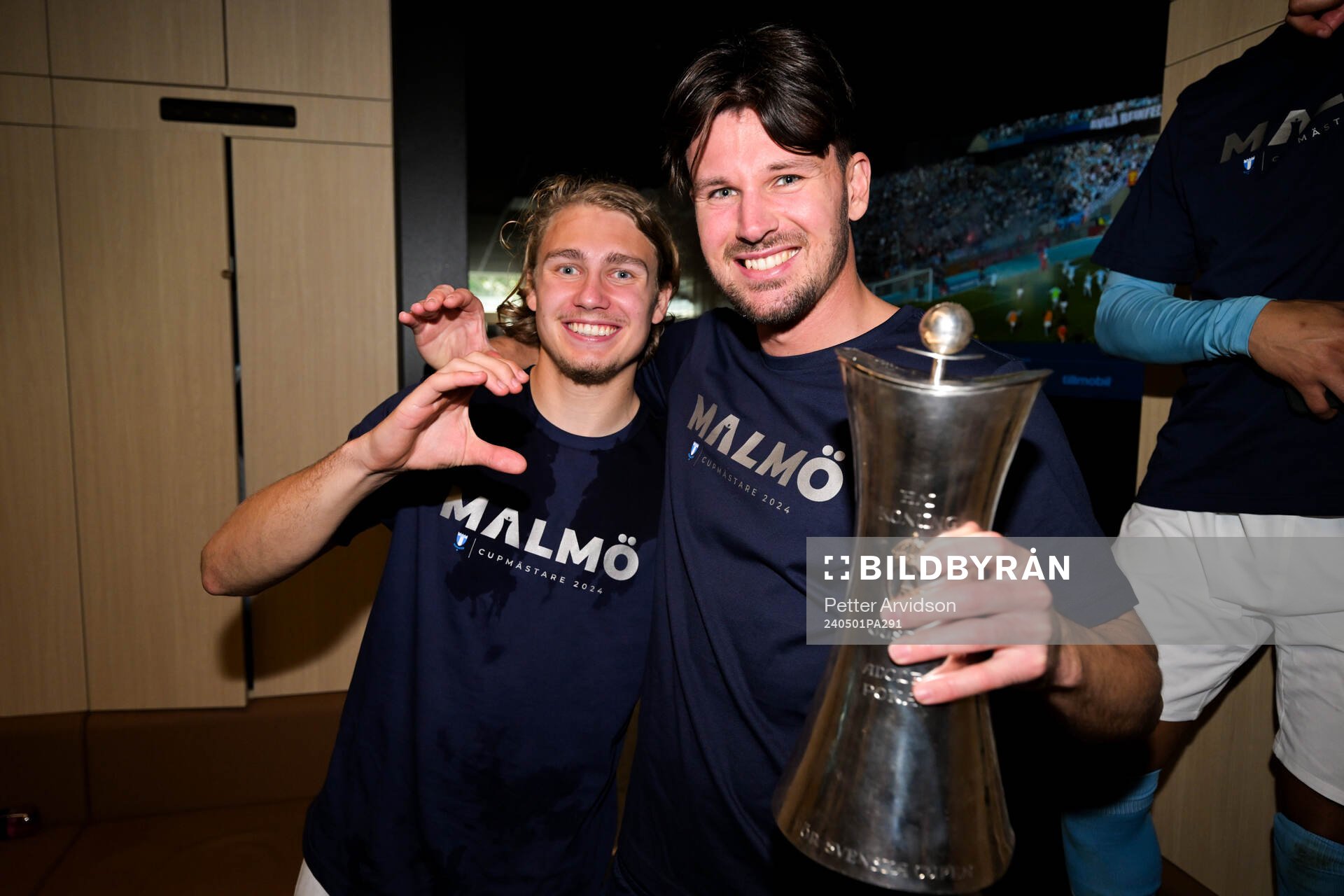 Malmö FFs Sebastian Nanasi och Stefano Vecchia poserar med
