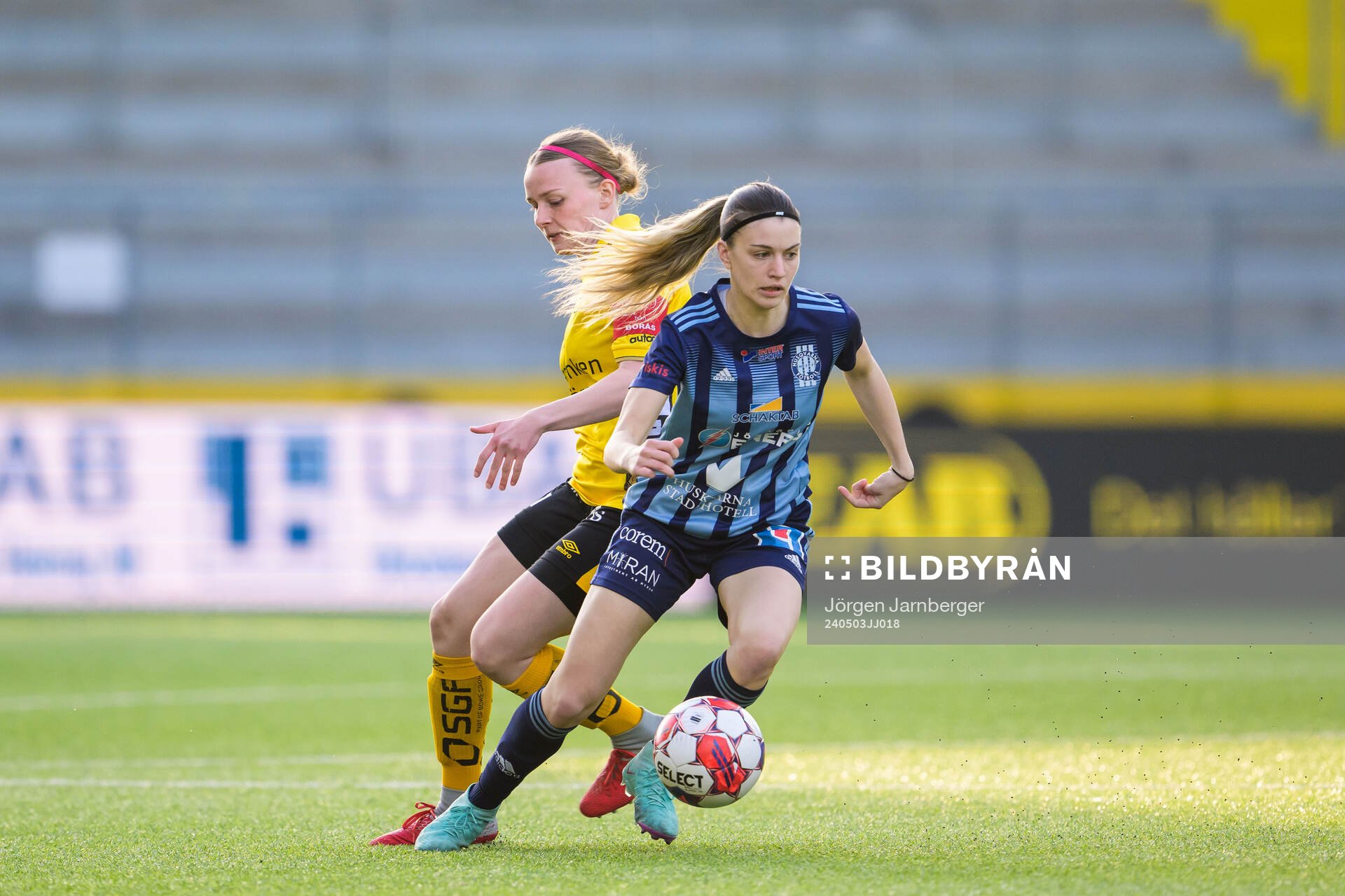 Elfsborgs Leann Nyström och Husqvarnas Natalija Obradovic