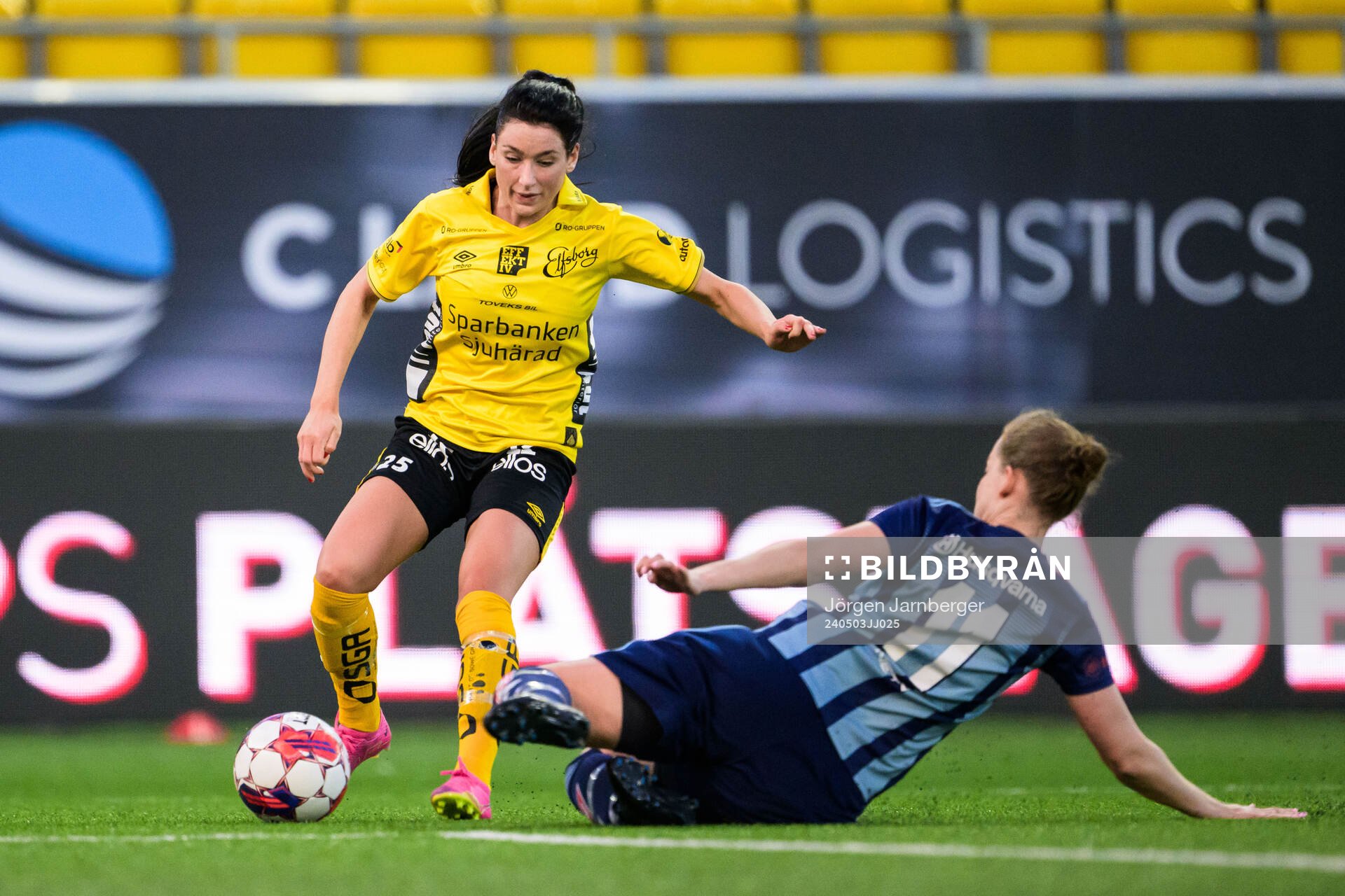Elfsborgs Izabella Bergström och Husqvarnas Victoria Ström