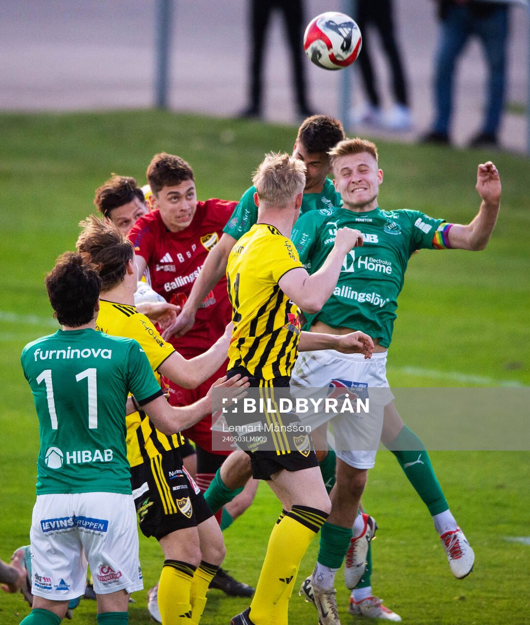 IFK Hässleholms målvakt Mirsad Basic uppe i anfallen vid hörna i matchen i div. 2 mellan IFK Hässleholm och Hässleholms IF i Hässleholm 3 maj 2024.