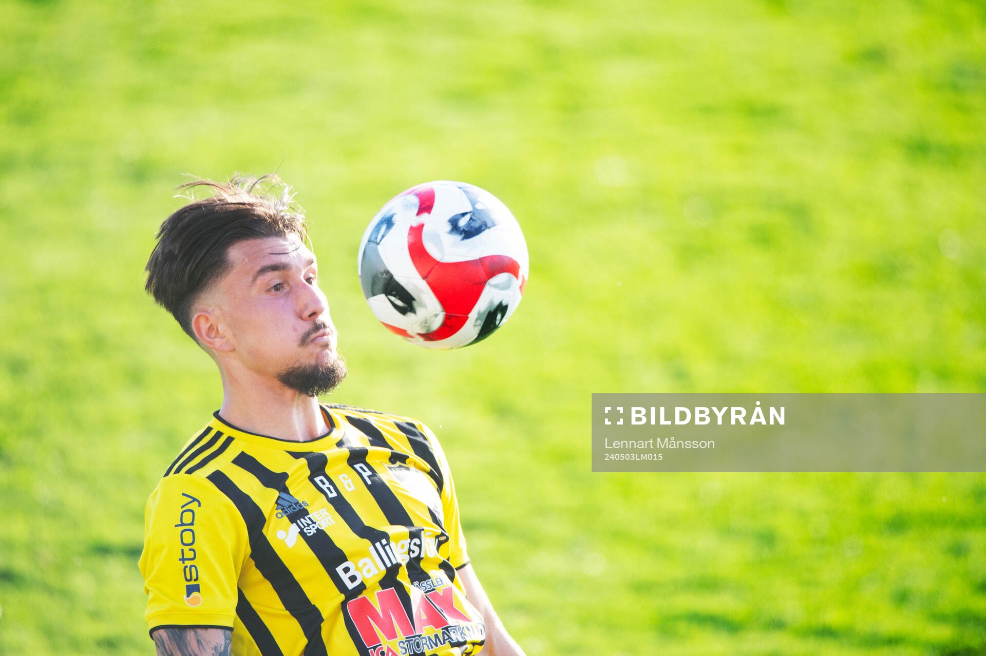 IFK Hässleholms Anel Zahirovic i matchen i div. 2 mellan