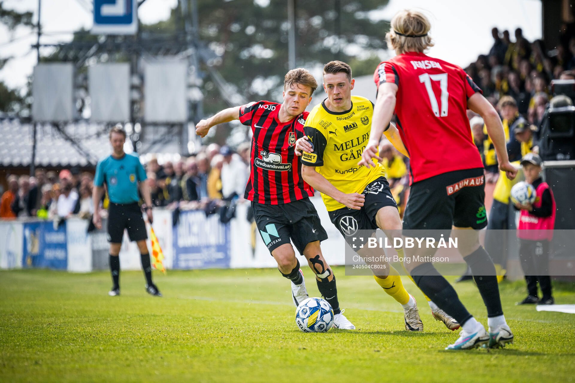 Brommapojkarnas Wilmer Odefalk och Mjällbys Elliot Stroud