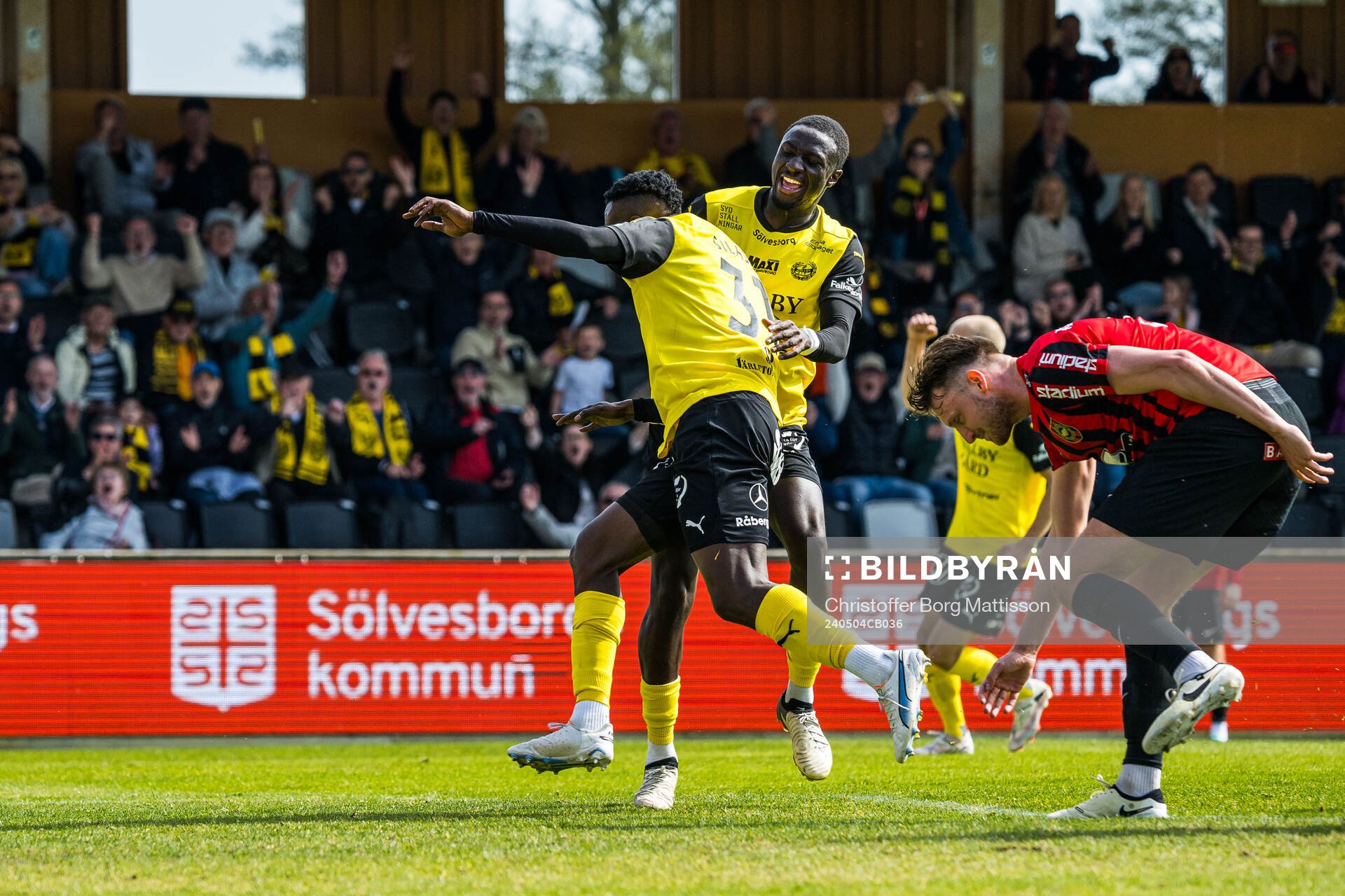 Mjällbys Silas Nwankwo jublar med Seedy Imam Jagne