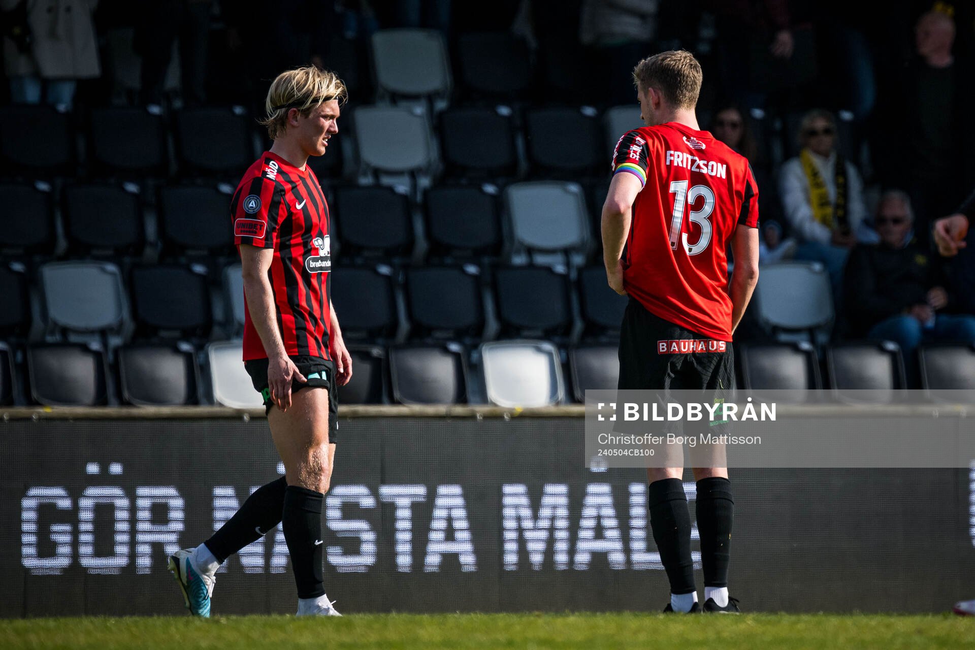 Brommapojkarnas Alexander Jensen och Ludvig Fritzson deppar