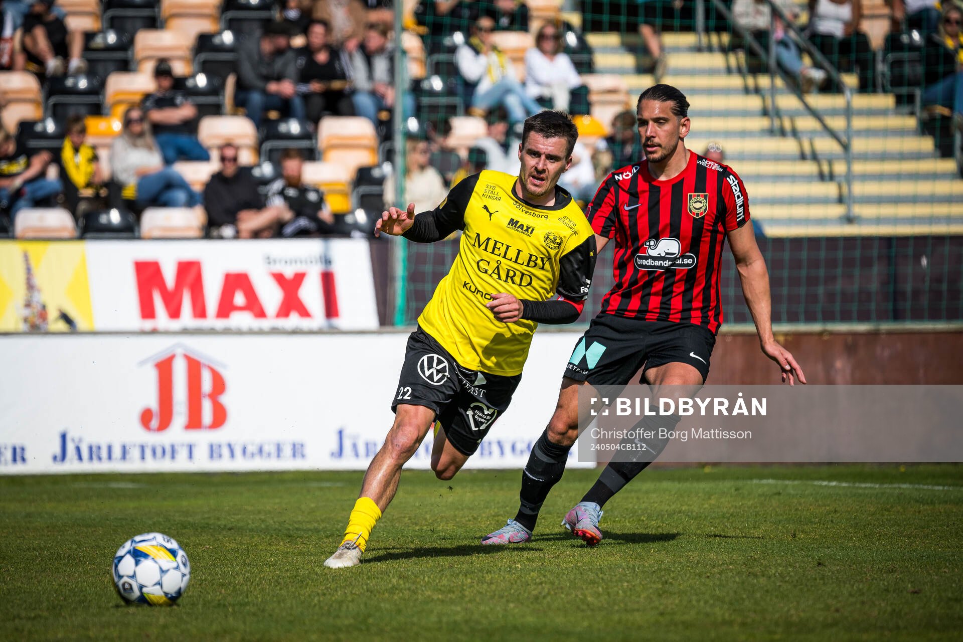 Mjällbys Jesper Gustavsson och Brommapojkarnas Nikola Vasic