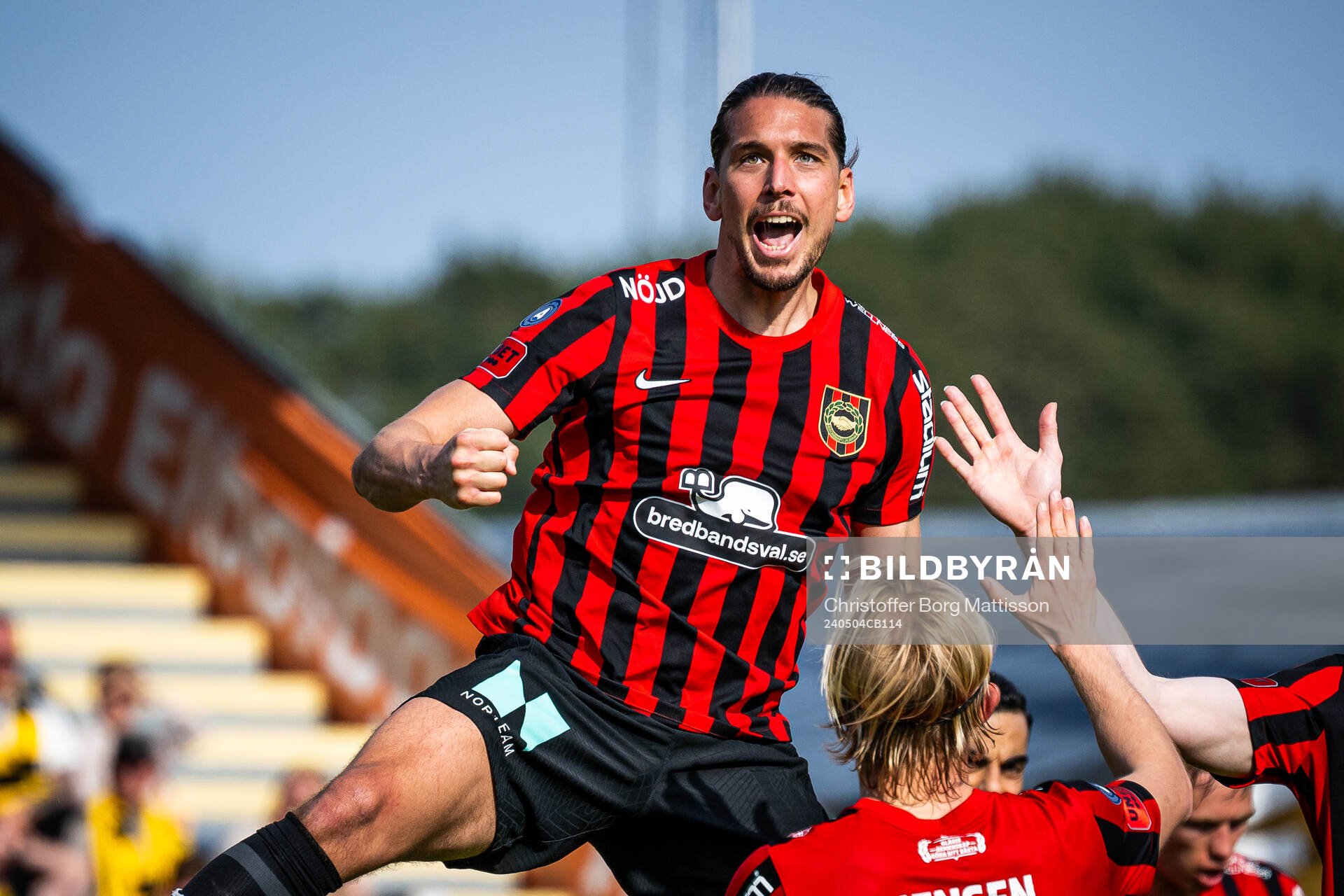 Brommapojkarnas Nikola Vasic jublar