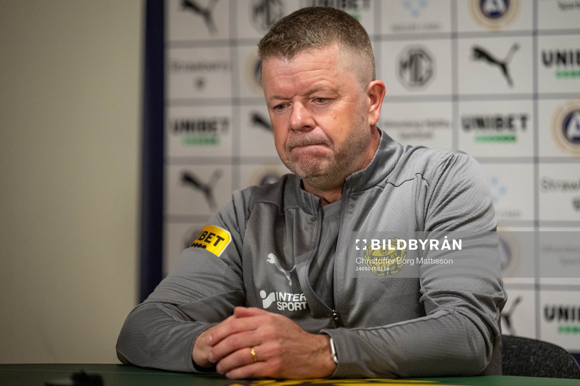 Mjällbys tränare Anders Torstensson deppar