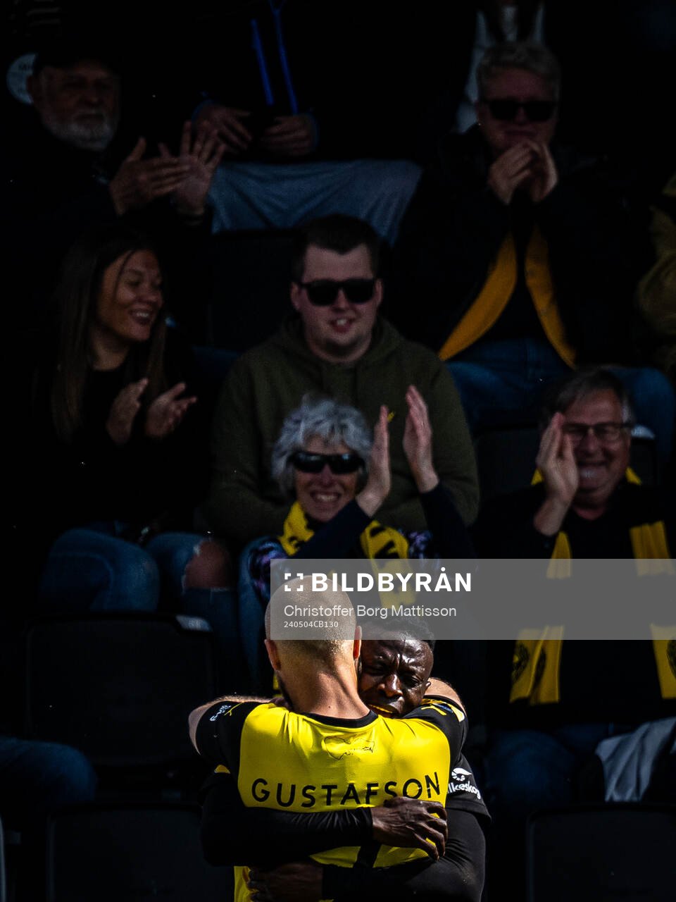 Mjällbys Silas Nwankwo och Viktor Gustafson jublar