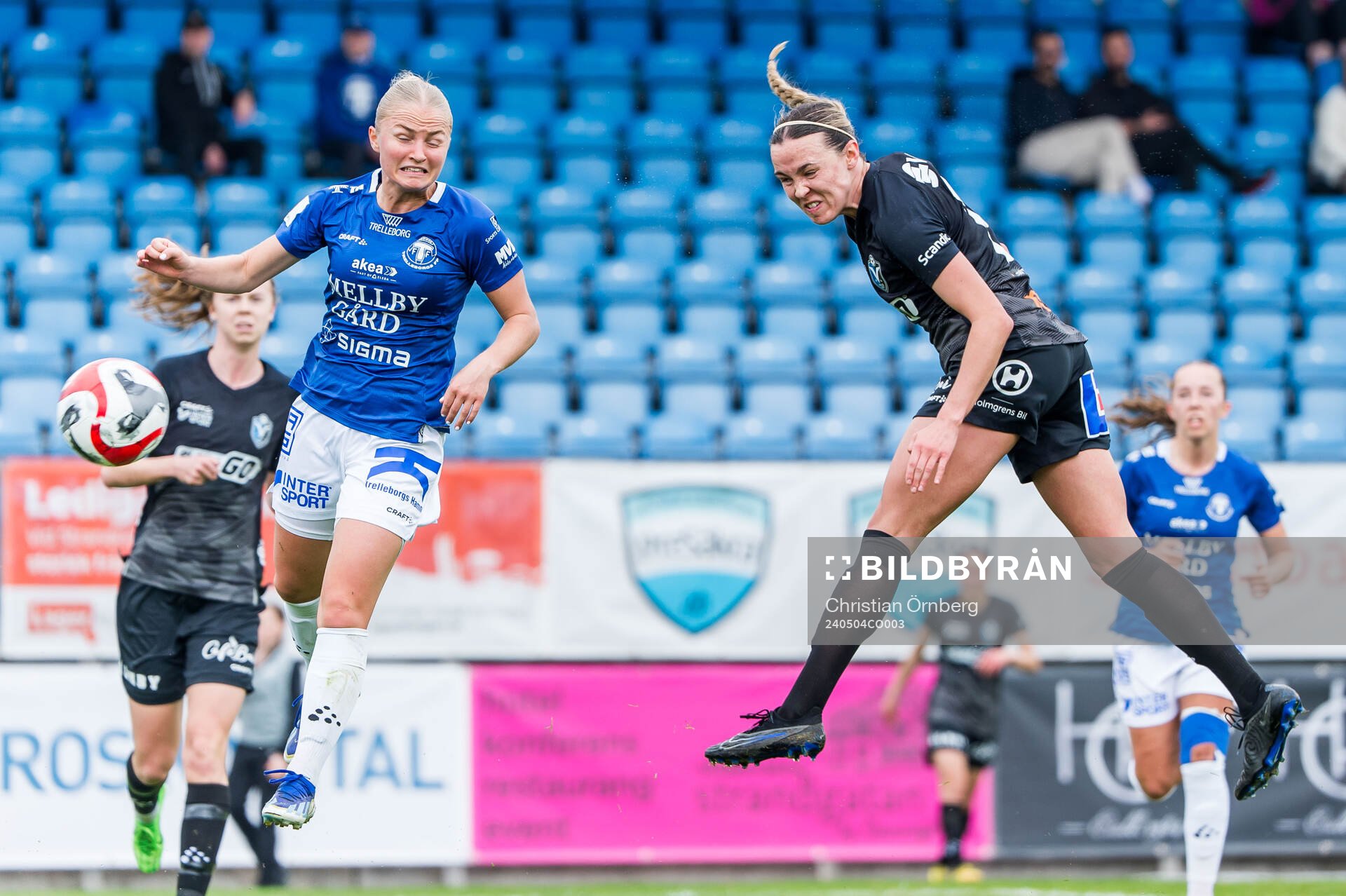Trelleborgs Lova Sternfeldt och Växjö DFFs Larkin Russel