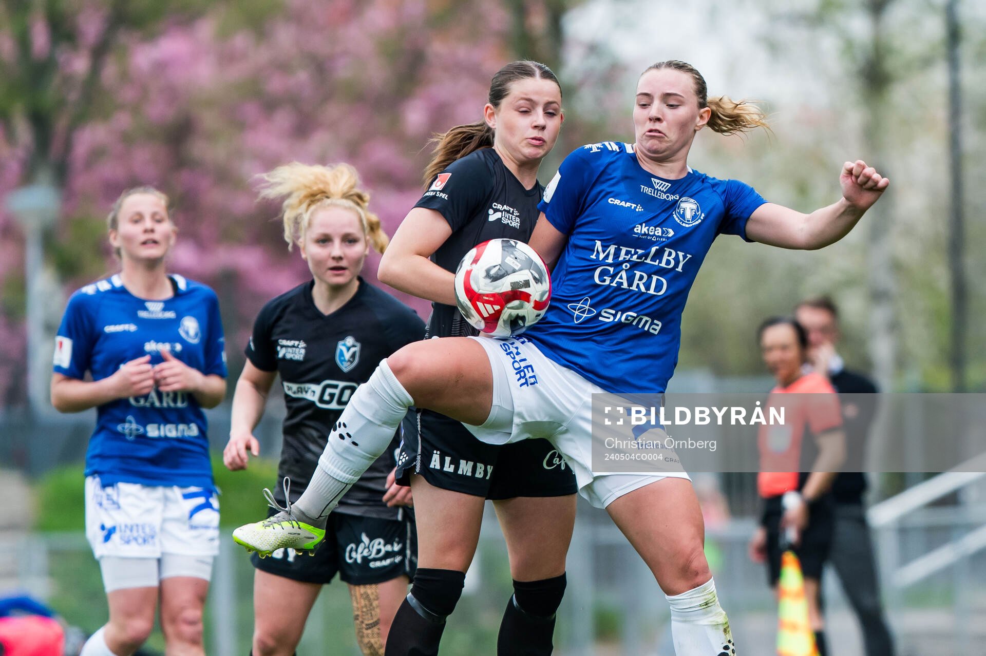 Trelleborgs Amanda Olsson och Växjö DFFs Emma Holmqvist