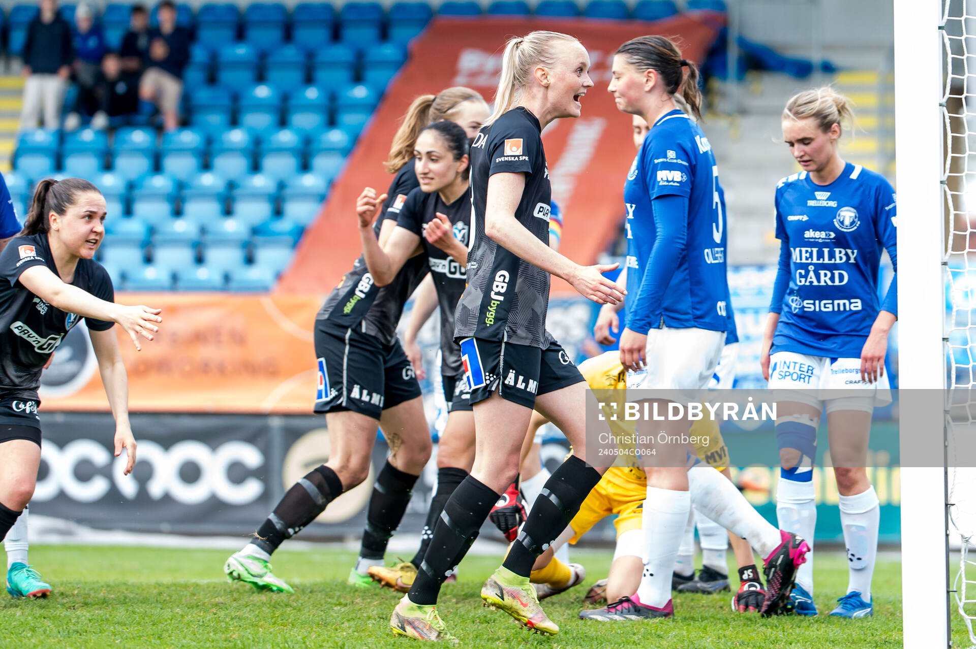 Växjö DFFs Emma Pennsäter jublar