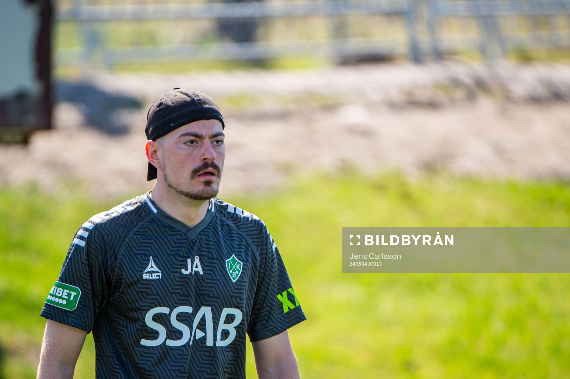 Brages målvaktstränare John Åberg inför fotbollsmatchen i Superettan mellan Sandviken och Brage den 4 maj 2024 i Sandviken. 