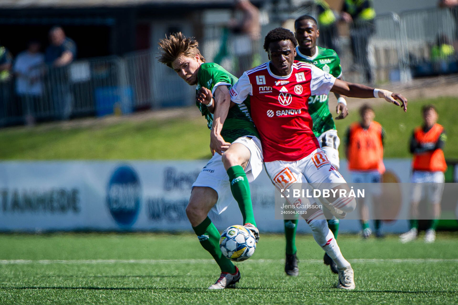 Brages Gustav Berggren och Sandvikens Calvin Kabuye