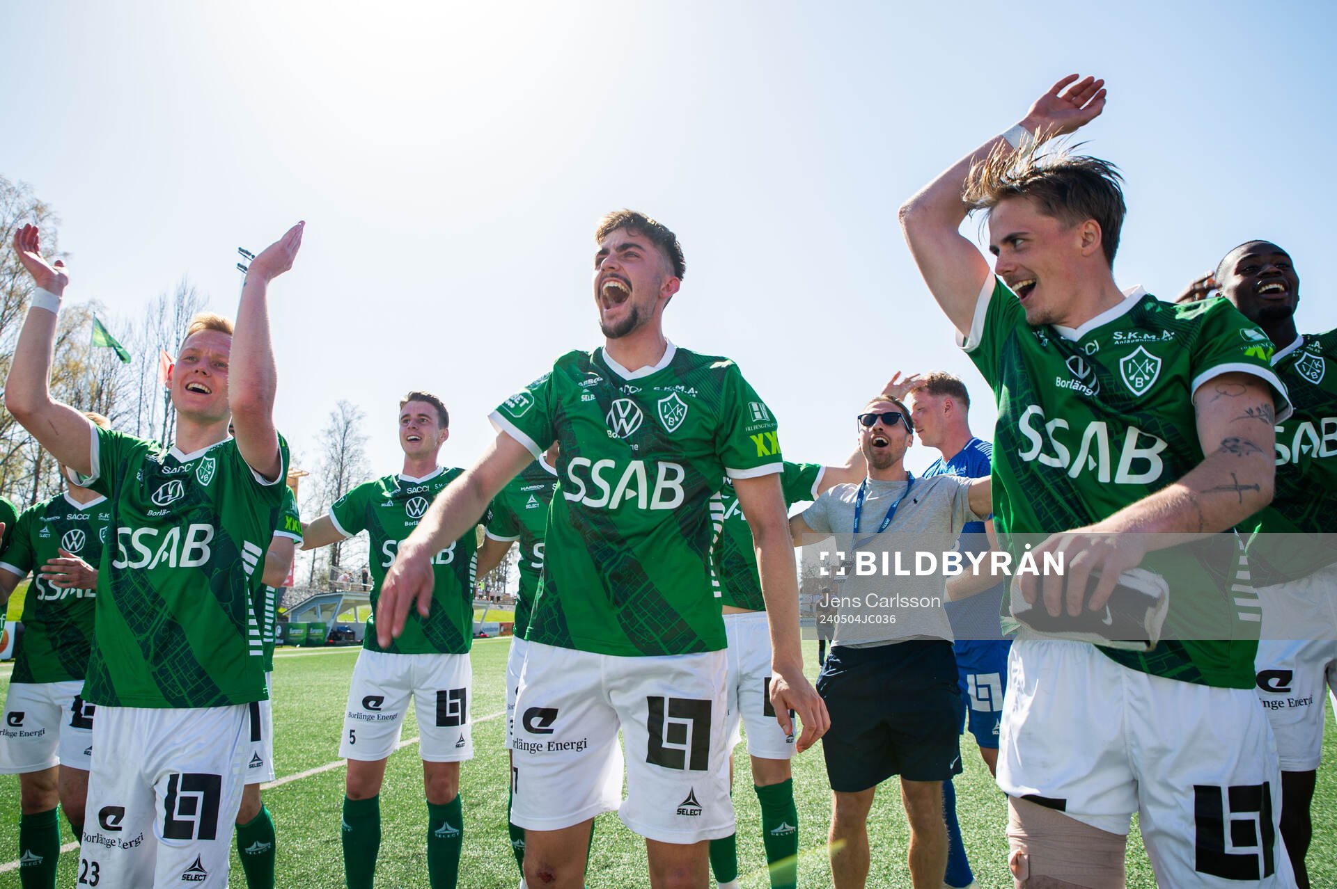 Brages Emil Tot Wikström jublar