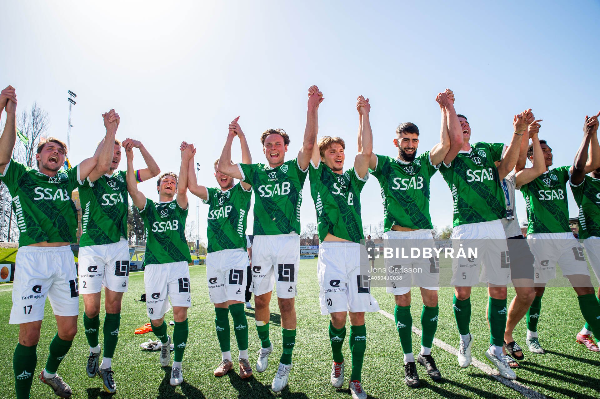 Brages spelare jublar