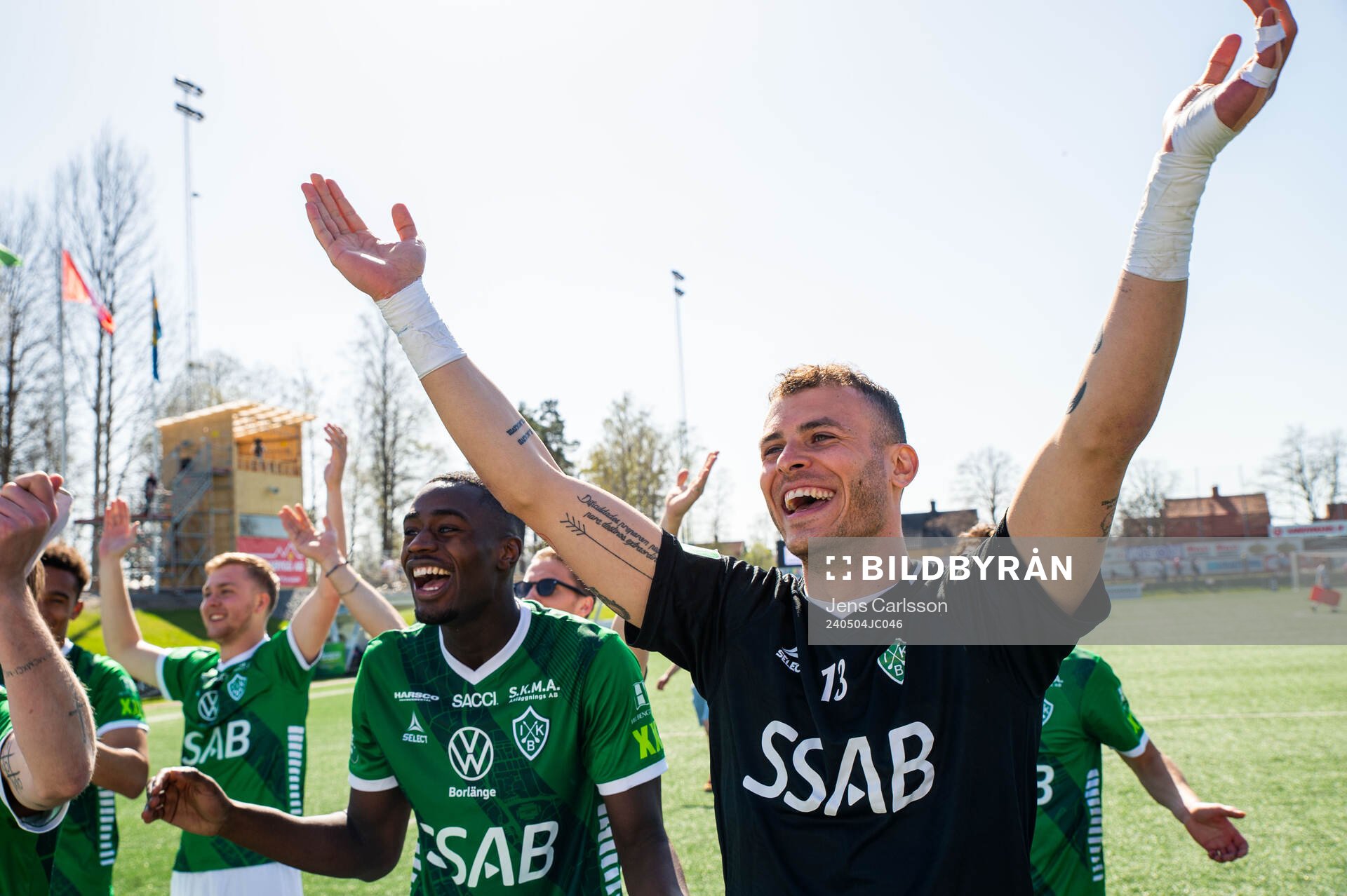 Brages målvakt Andre Bernardini jublar